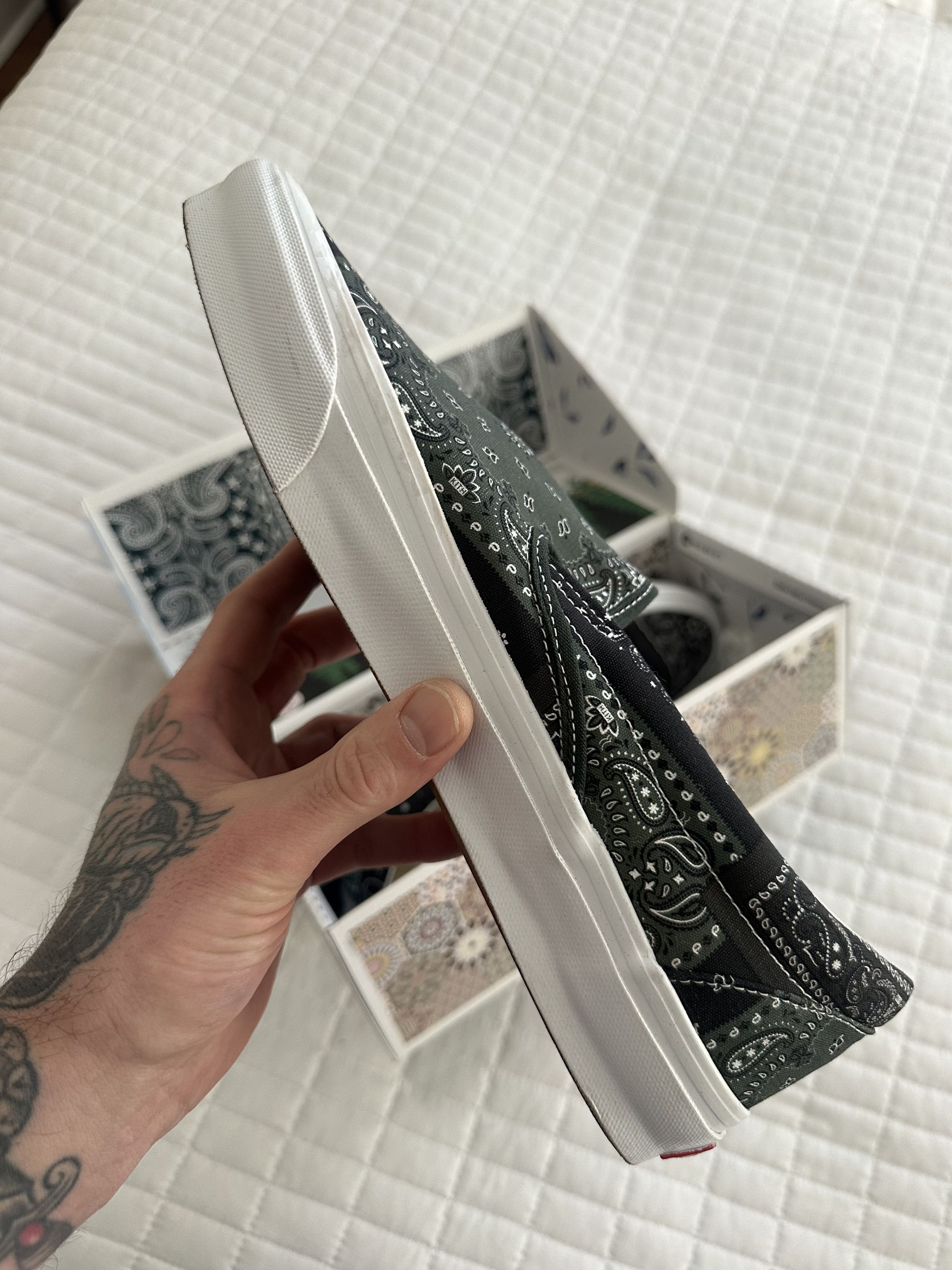 Kith × Vans KITH VANS OG CLASSIC SLIP ON 10TH SCARAB BANDANA Size US 11.5 / EU 44-45 - 8 Thumbnail