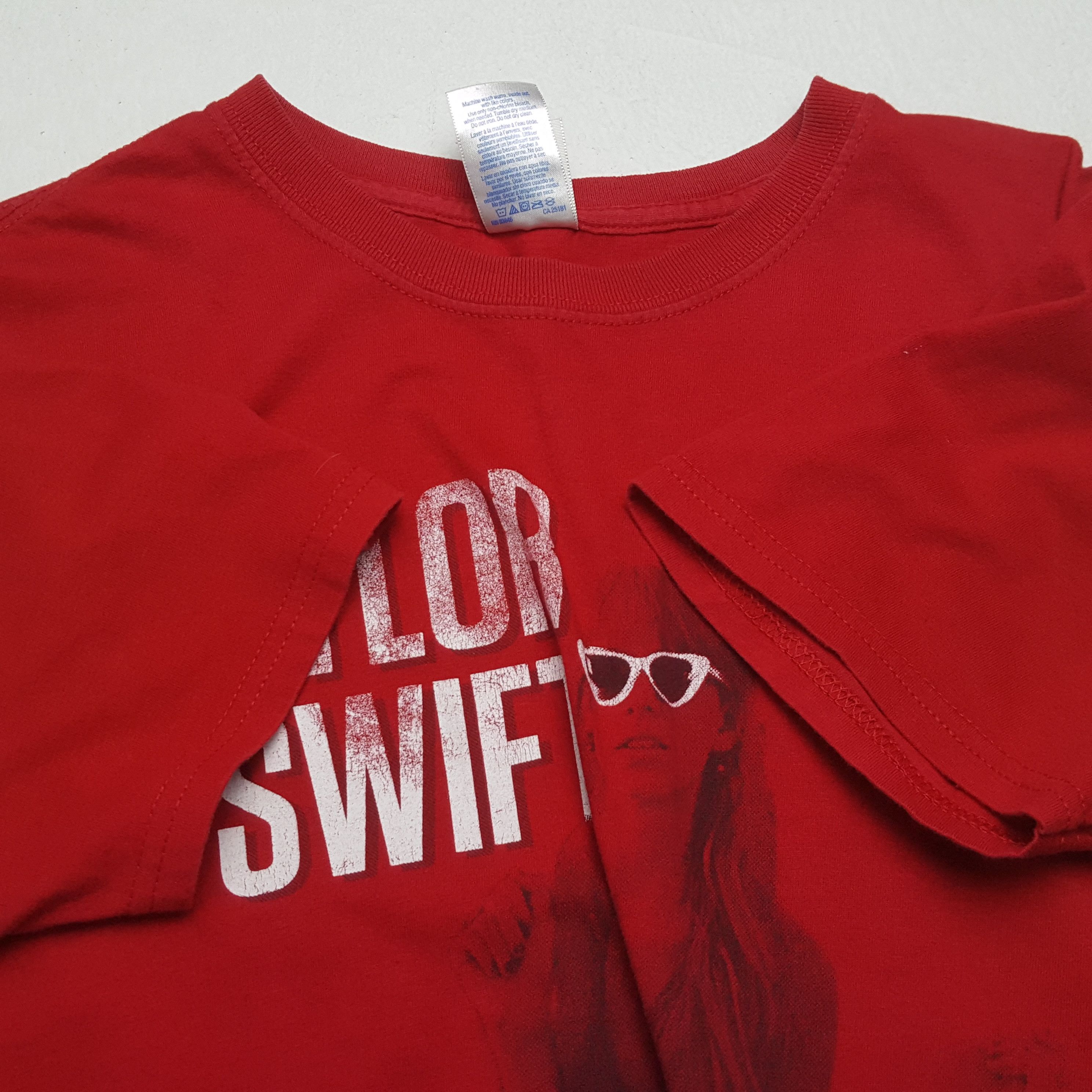 Band Tees × Vintage Vintage TAYLOR SWIFT American Singer Songwriter Tour T-Shirt Size US M / EU 48-50 / 2 - 6 Thumbnail