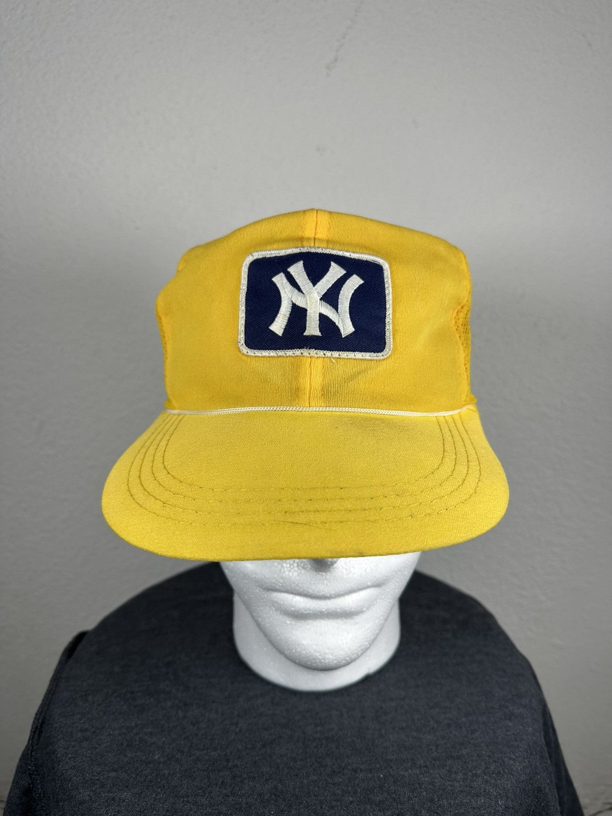 MLB 80s New York Yankees, yellow trucker hat Size ONE SIZE - 3 Thumbnail