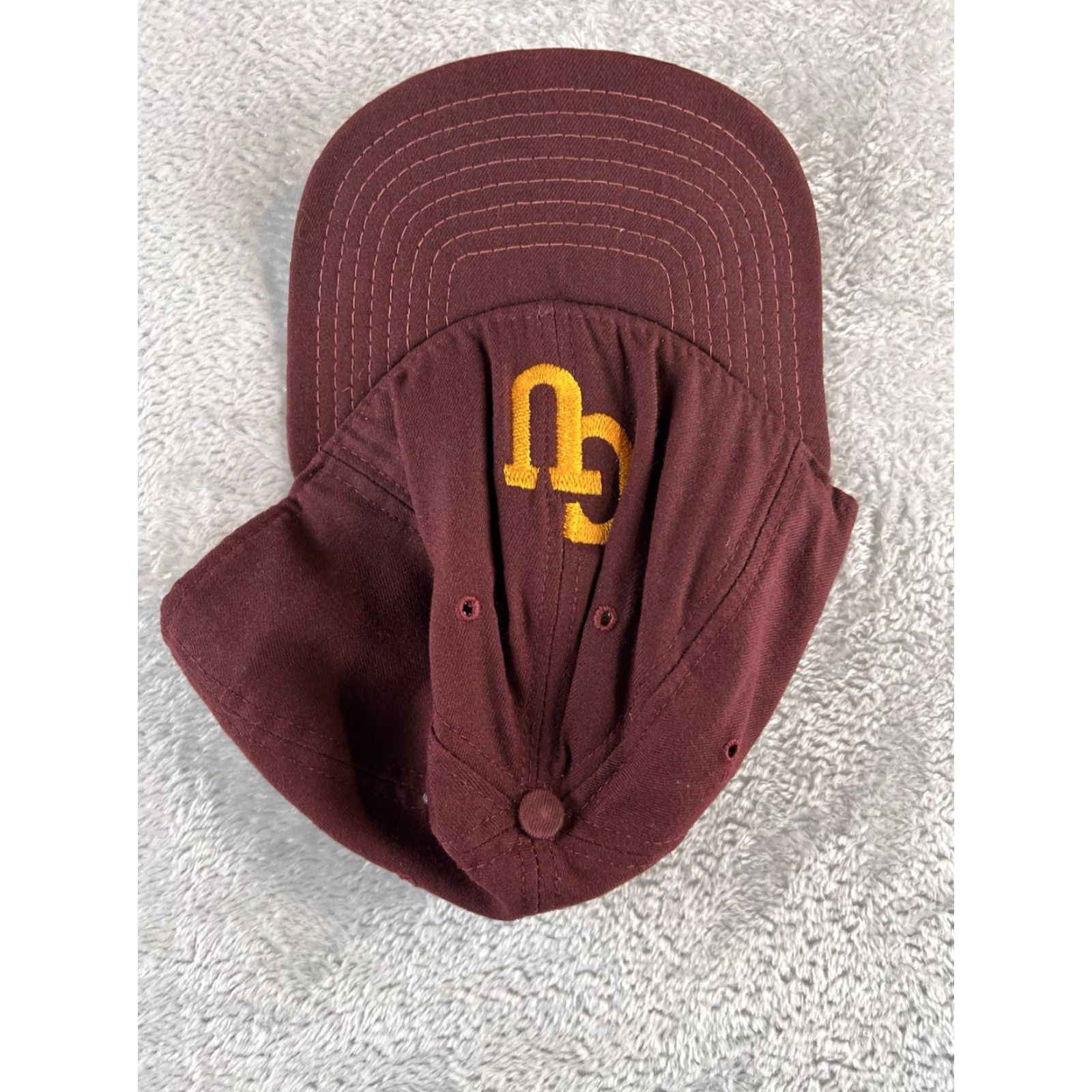 Bally VINTAGE Gannon University Football Ball Cap Men’s Fitted Size 7.25 Made USA Maroon USA Baseball Cap Mens Vintage 90s Knights Size ONE SIZE - 6 Thumbnail