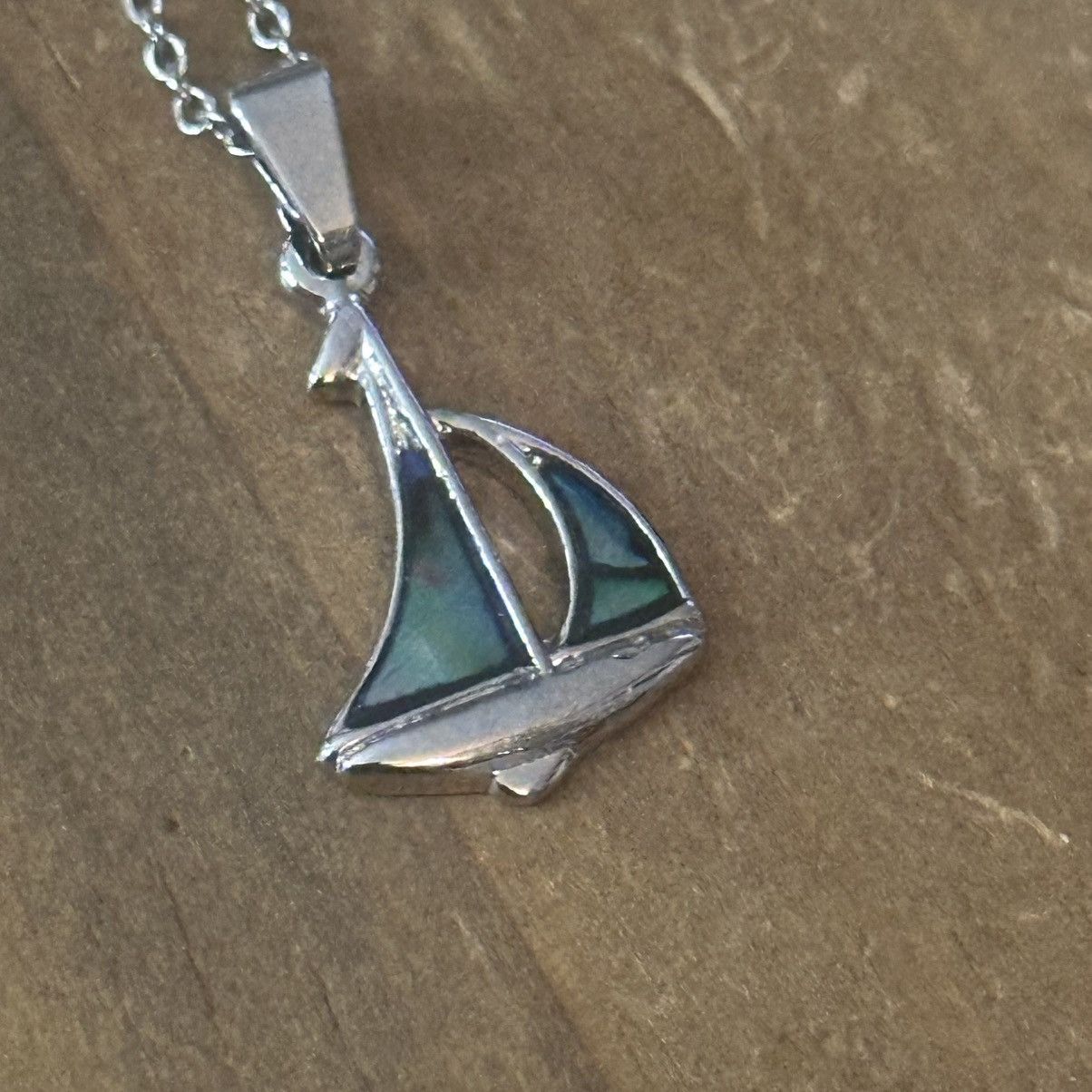 Vintage Vintage silver tone abalone sailboat pendant necklace Size ONE SIZE - 3 Thumbnail