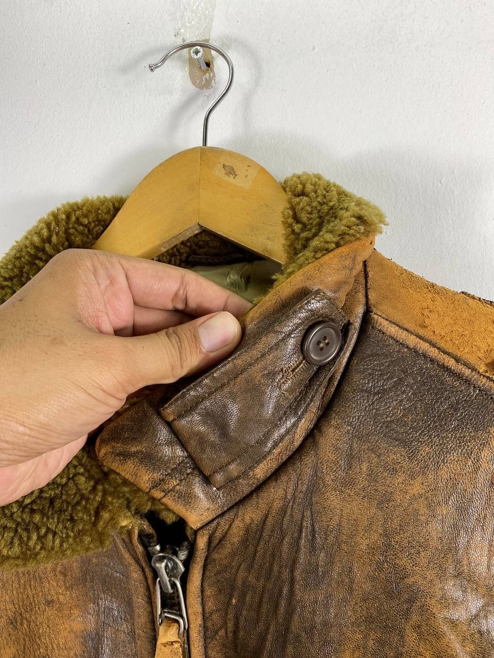 Avirex vintage avirex us air force leather jacket distressed Size US M / EU 48-50 / 2 - 10 Thumbnail