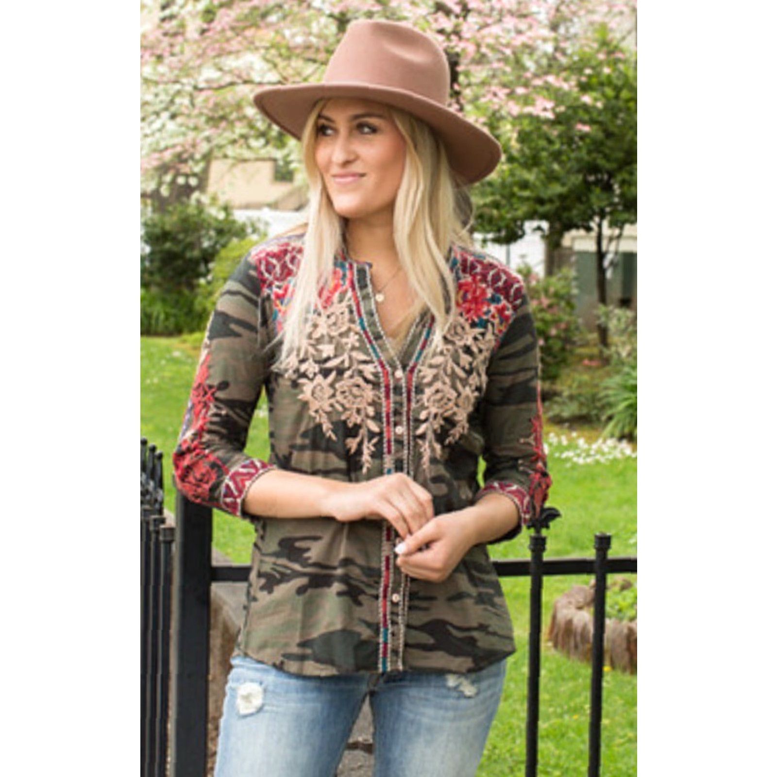 Johnny Was VINTAGE Johnny Was Women's Camouflage Floral Print Button-Down Shirt Small Size S / US 4 / IT 40 - 2 Thumbnail