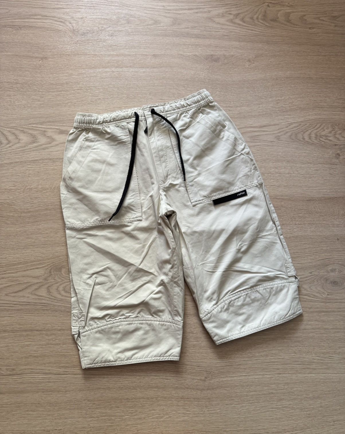 Vintage Vintage 00’s Nike y2k Japanese Nylon Shorts Size US 30 / EU 46 - 1 Thumbnail