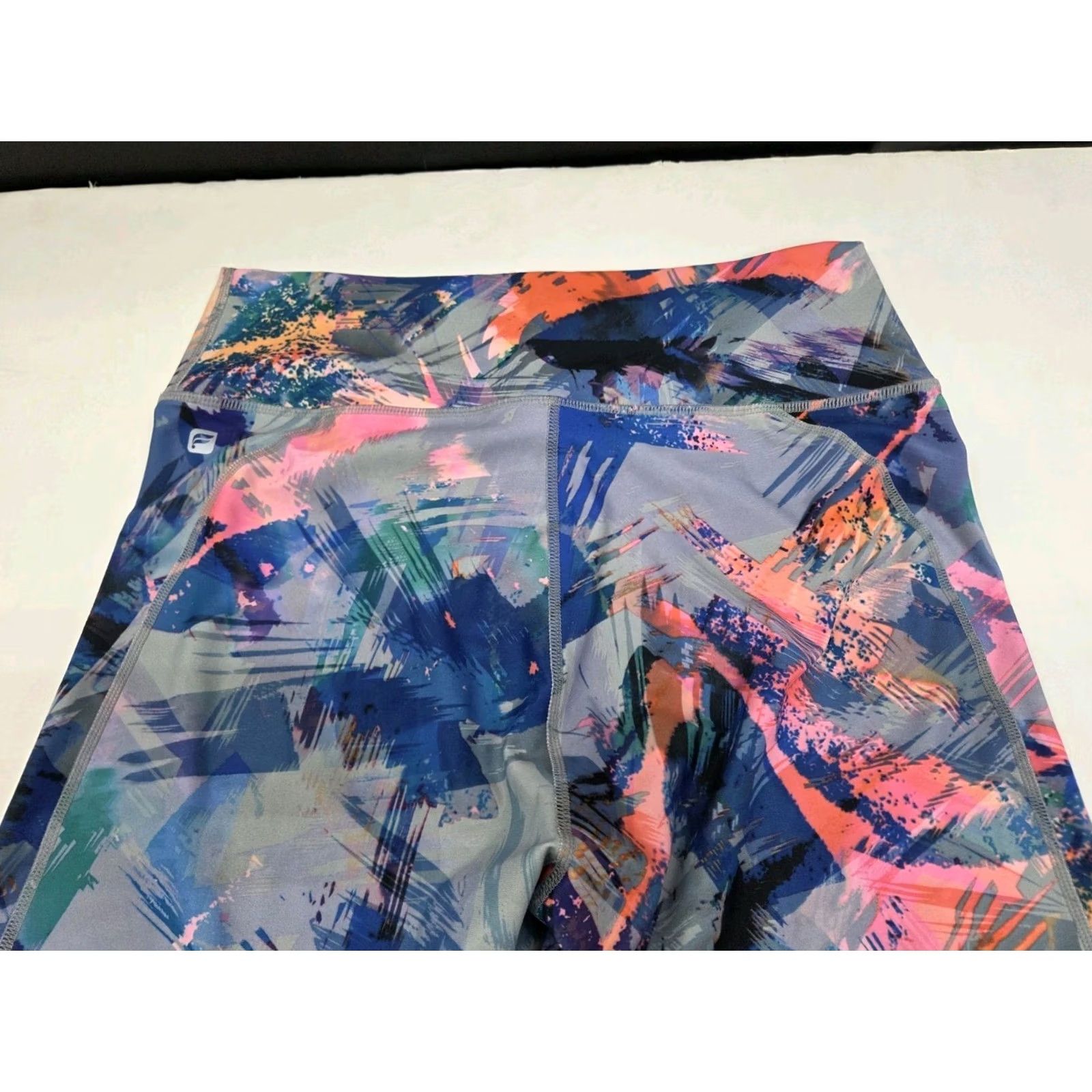 Fabletics Fabletics Lisette High Waisted Capri Leggings Womens L Multicolor Abstract 27in Inseam Capris Skinny Yoga Gym Running L/10-12 NWT Size 36" / US 14 / IT 50 - 4 Thumbnail