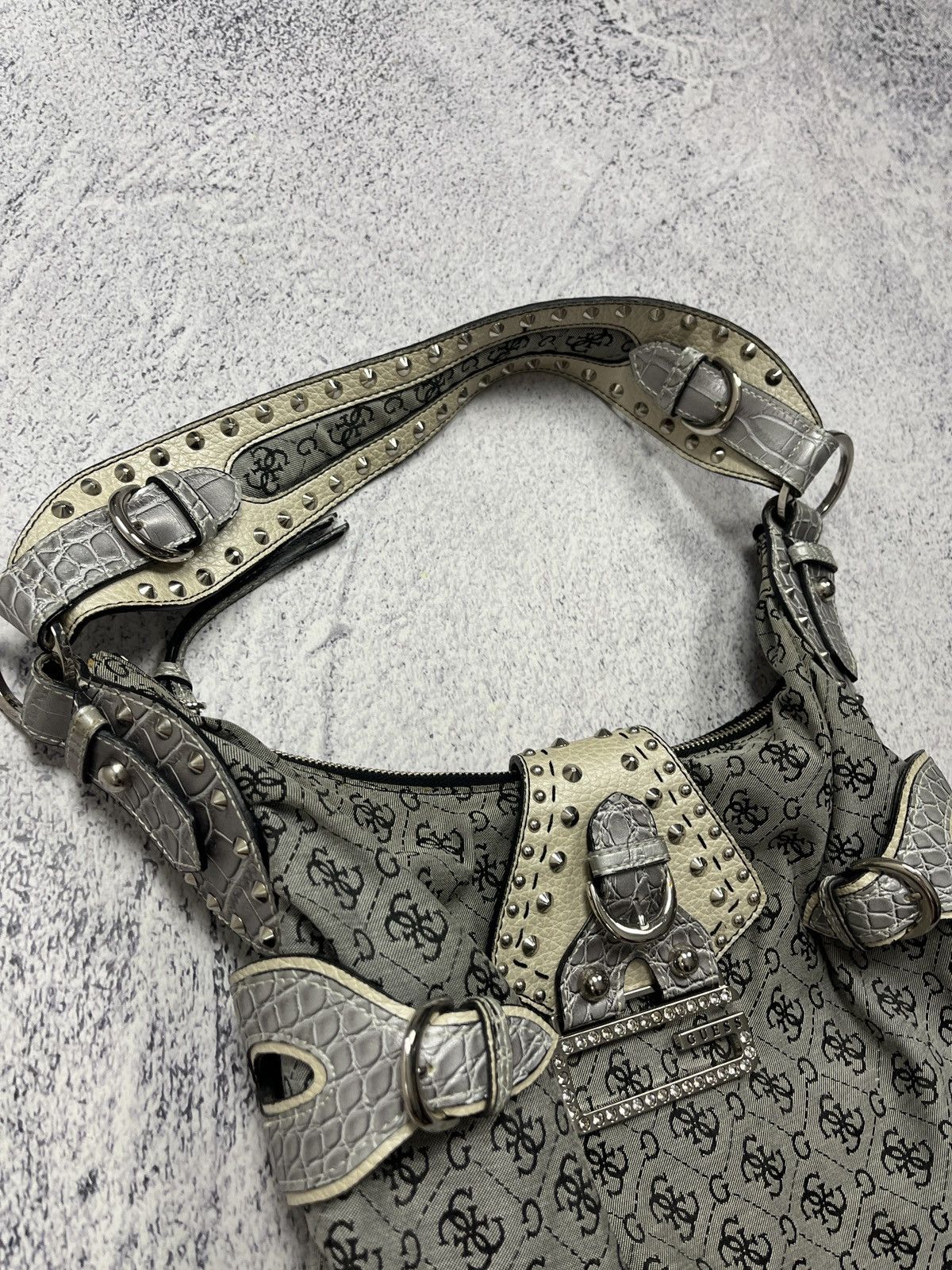Guess Vintage Guess Monogram Y2K Shoulder Bag Hype Streetwear Size ONE SIZE - 6 Thumbnail