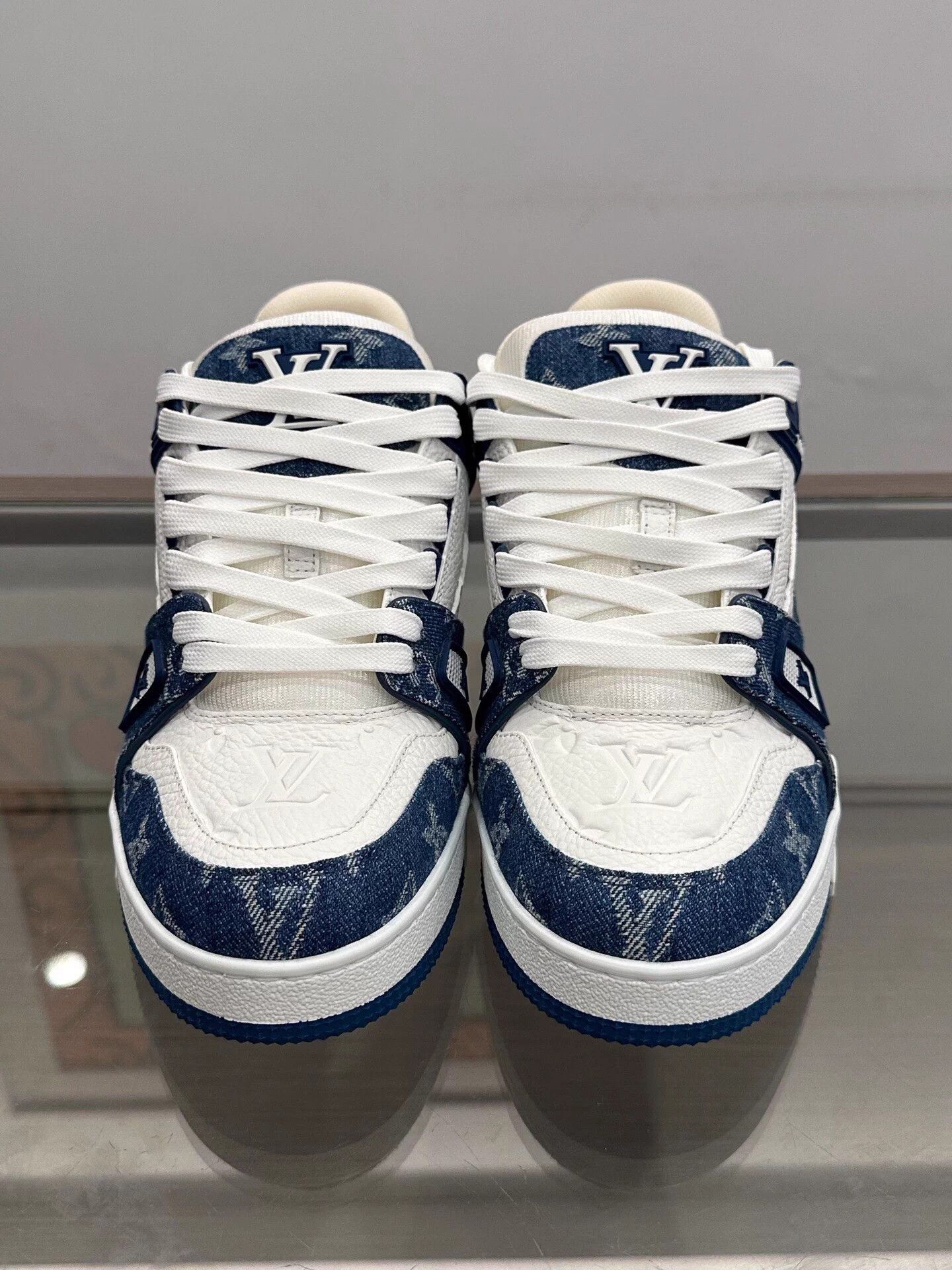 Louis Vuitton LV Blue Denim Monogram Trainer UK6 (EU 40) BNIB Size US 7 / EU 40 - 3 Thumbnail