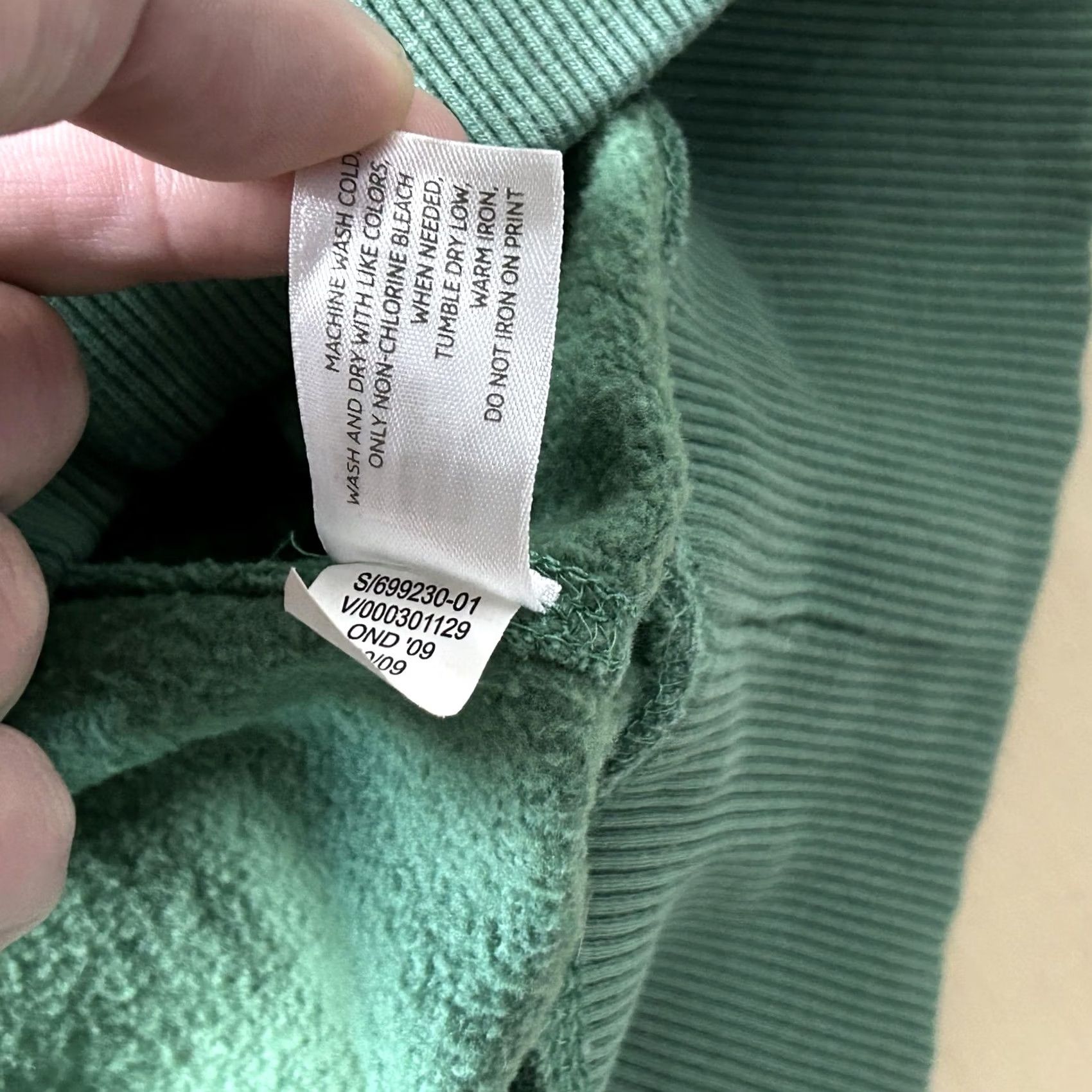 Old Navy VINTAGE Old Navy Sweatshirt Men XL Green Fleece Crewneck Eastern Division Graphic Print Size US XL / EU 56 / 4 - 4 Thumbnail