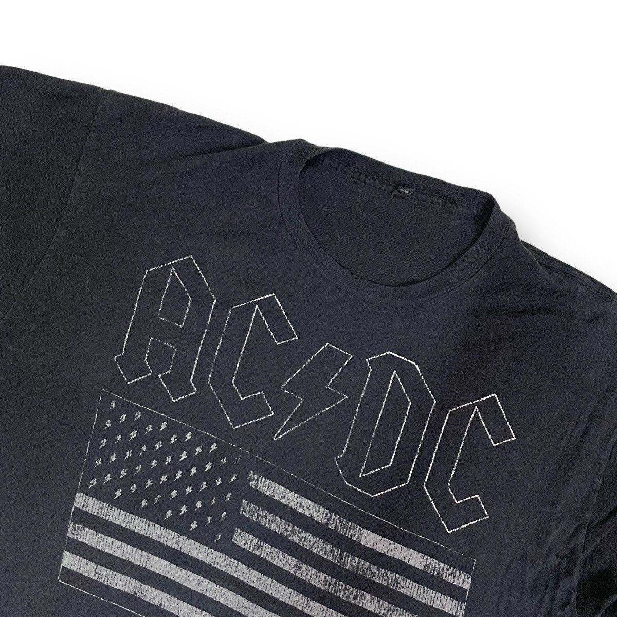 Band Tees ACDC BACK IN BLACK 1980 TOUR Size US L / EU 52-54 / 3 - 4 Thumbnail