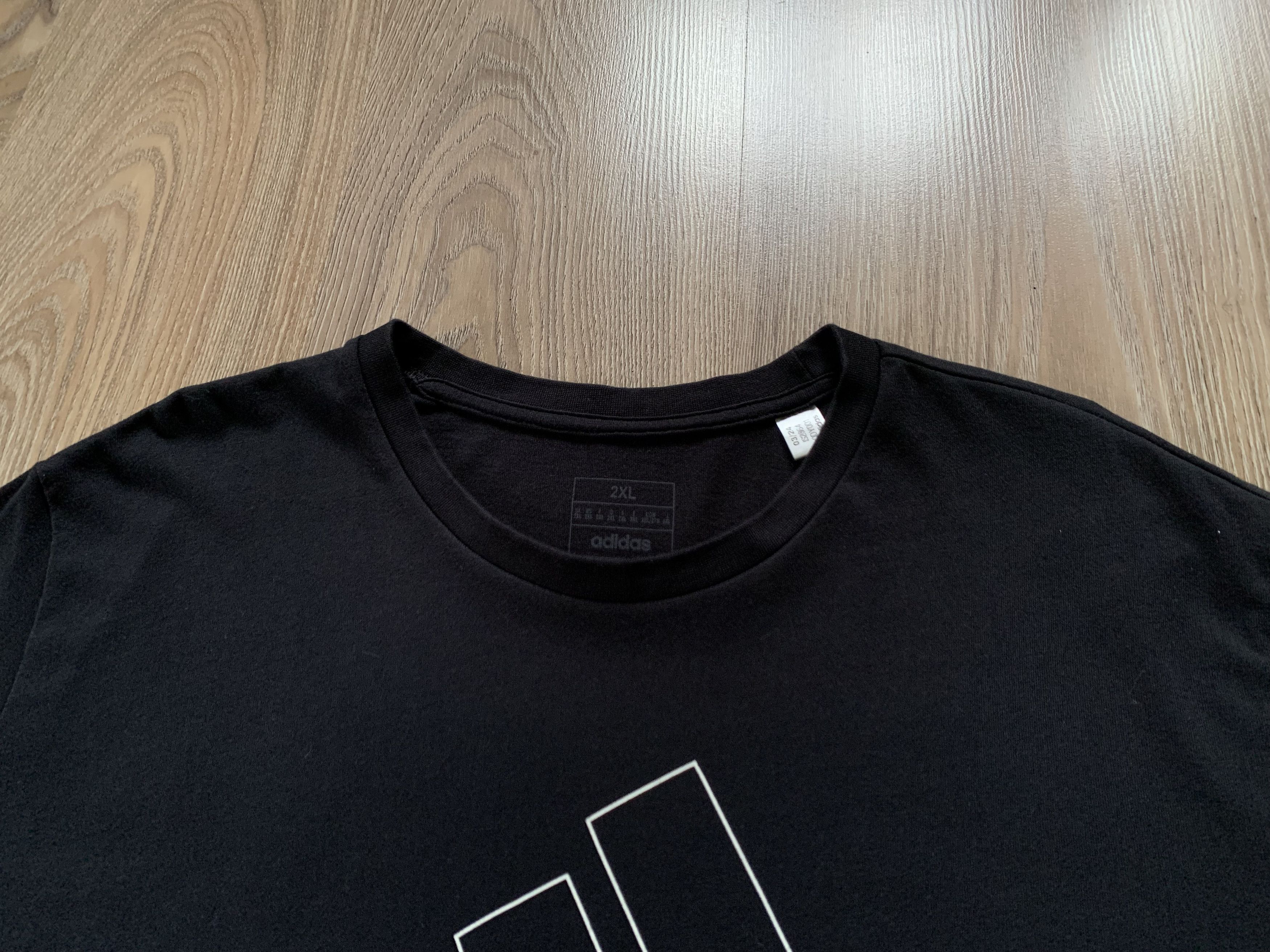 Adidas Adidas Illustrated Badge Graphic Cotton T-Shirt 2024 Size US XXL / EU 58 / 5 - 4 Thumbnail