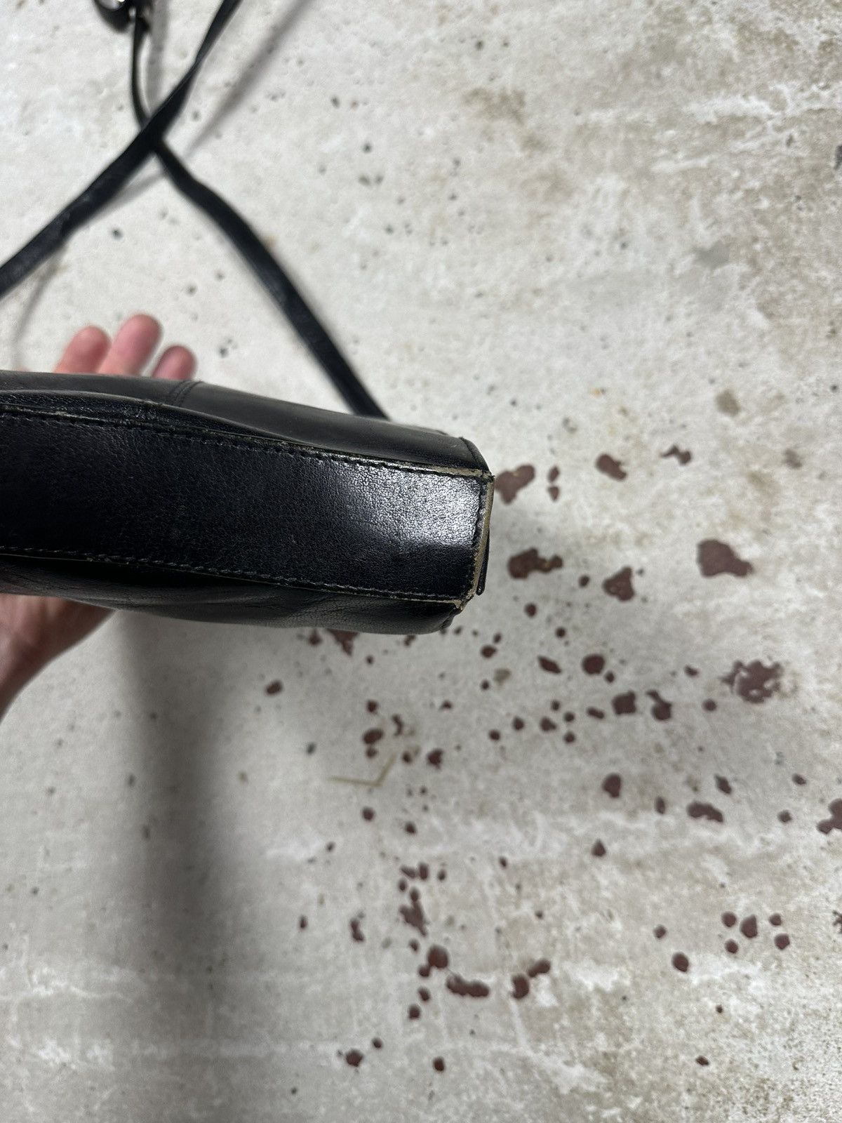 Japanese Brand Vintage Y2K Black Genuine Leather Messenger Crossbody Bag Size ONE SIZE - 6 Thumbnail