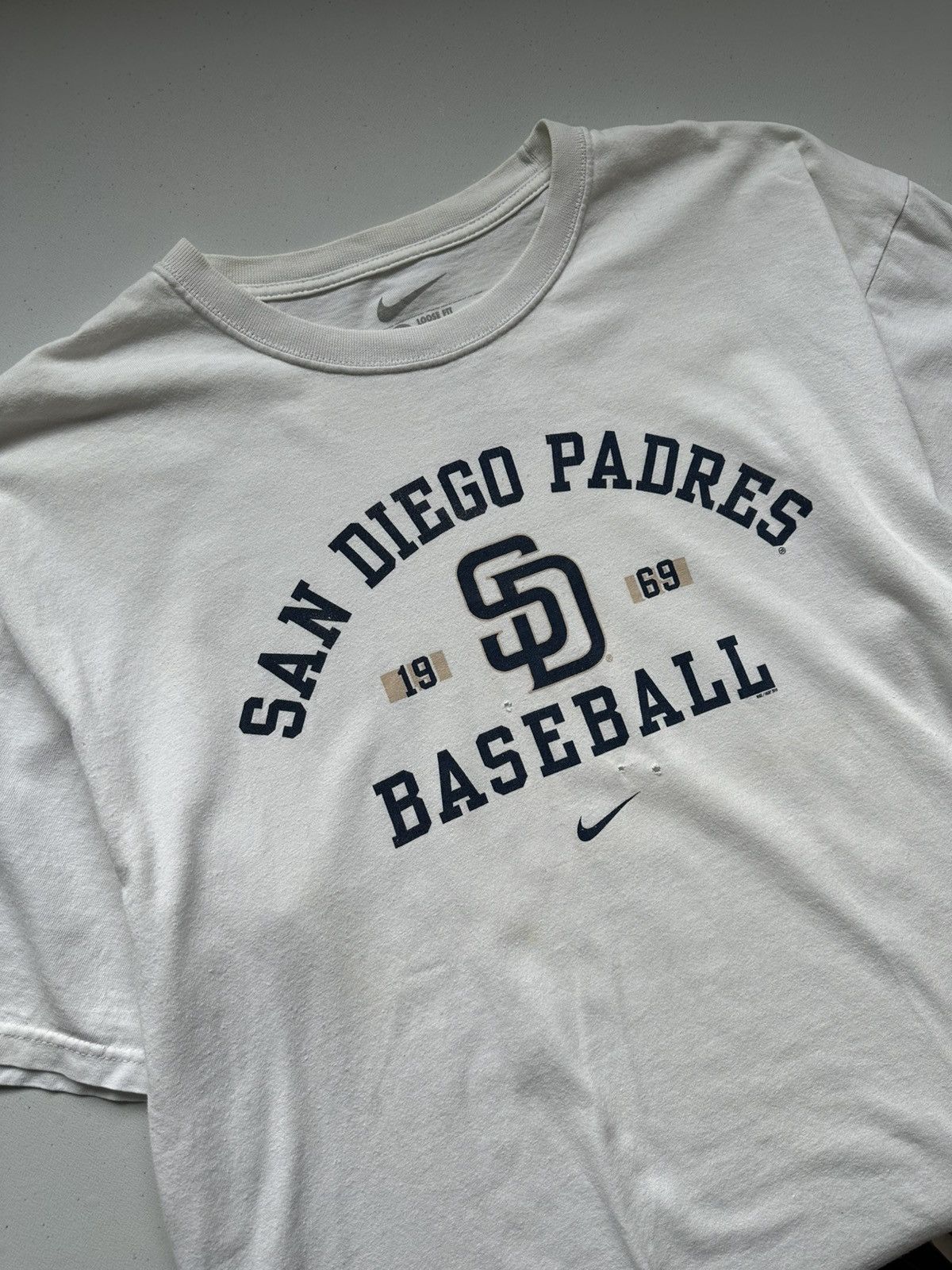 Nike × Vintage Vintage Y2k Nike San Diego Padres Baseball Big Swoosh Tee Size US L / EU 52-54 / 3 - 2 Thumbnail