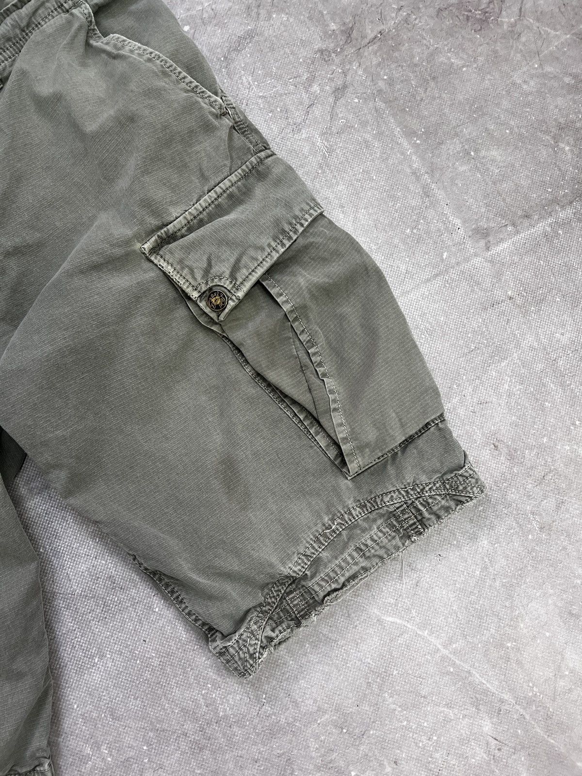 Diesel Diesel cargo distressed shorts cargo y2k hype japanese style Size US 32 / EU 48 - 3 Thumbnail