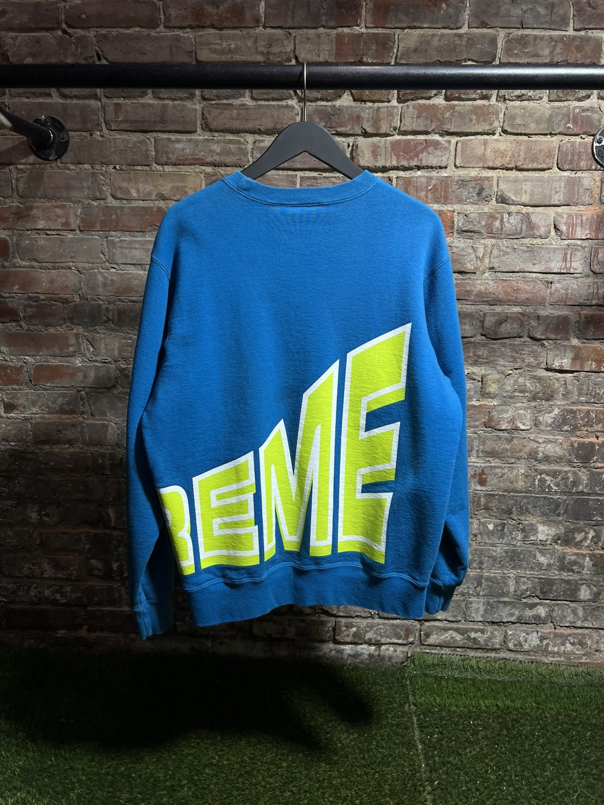 Supreme Supreme Side Logo Crewneck Sz. M Size US M / EU 48-50 / 2 - 2 Thumbnail