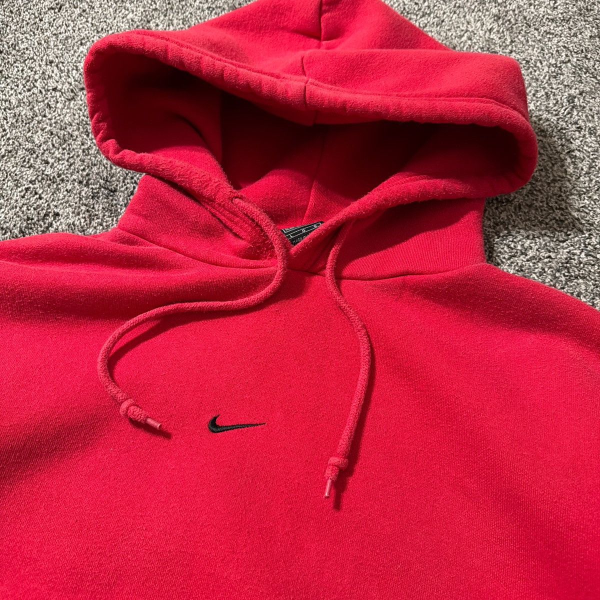 Nike Vintage Red 2000s Nike Center Swoosh Logo Hoodie L Size US L / EU 52-54 / 3 - 2 Thumbnail
