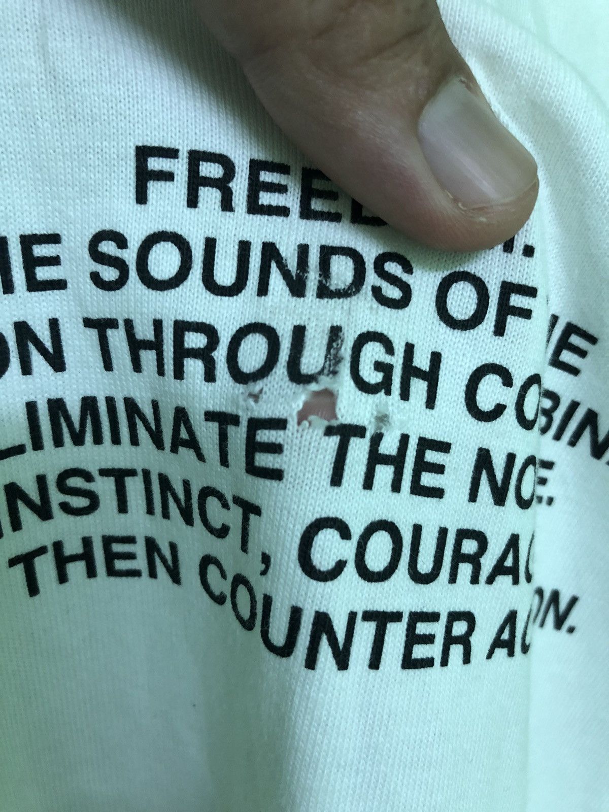 Undercover Vintage Uniqlo x Undercover Japanese Jun Takahashi Shirt Tee Size US M / EU 48-50 / 2 - 5 Thumbnail