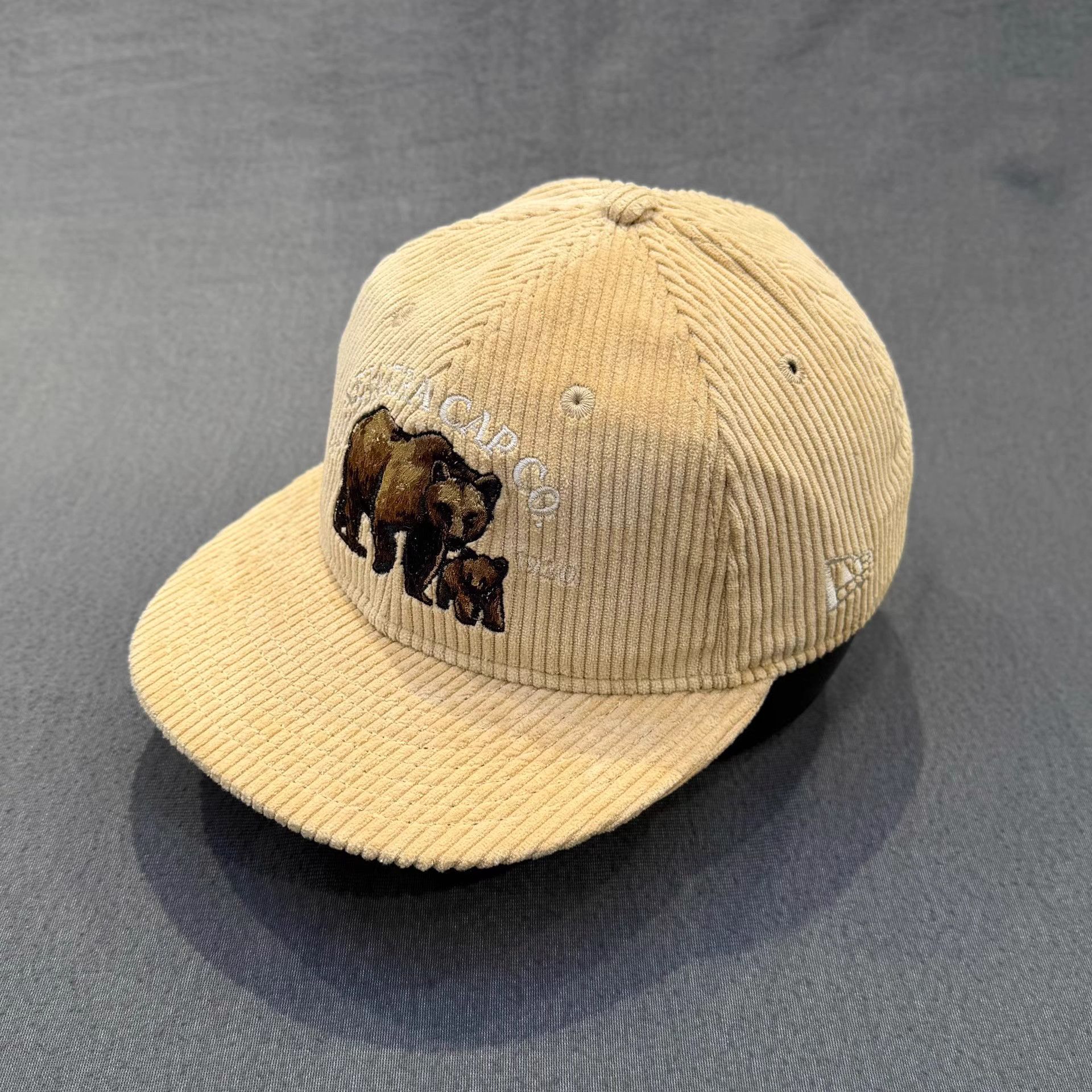 New Era New Era Corduroy Flat Brim Cap。 Q5 Size ONE SIZE - 1 Thumbnail