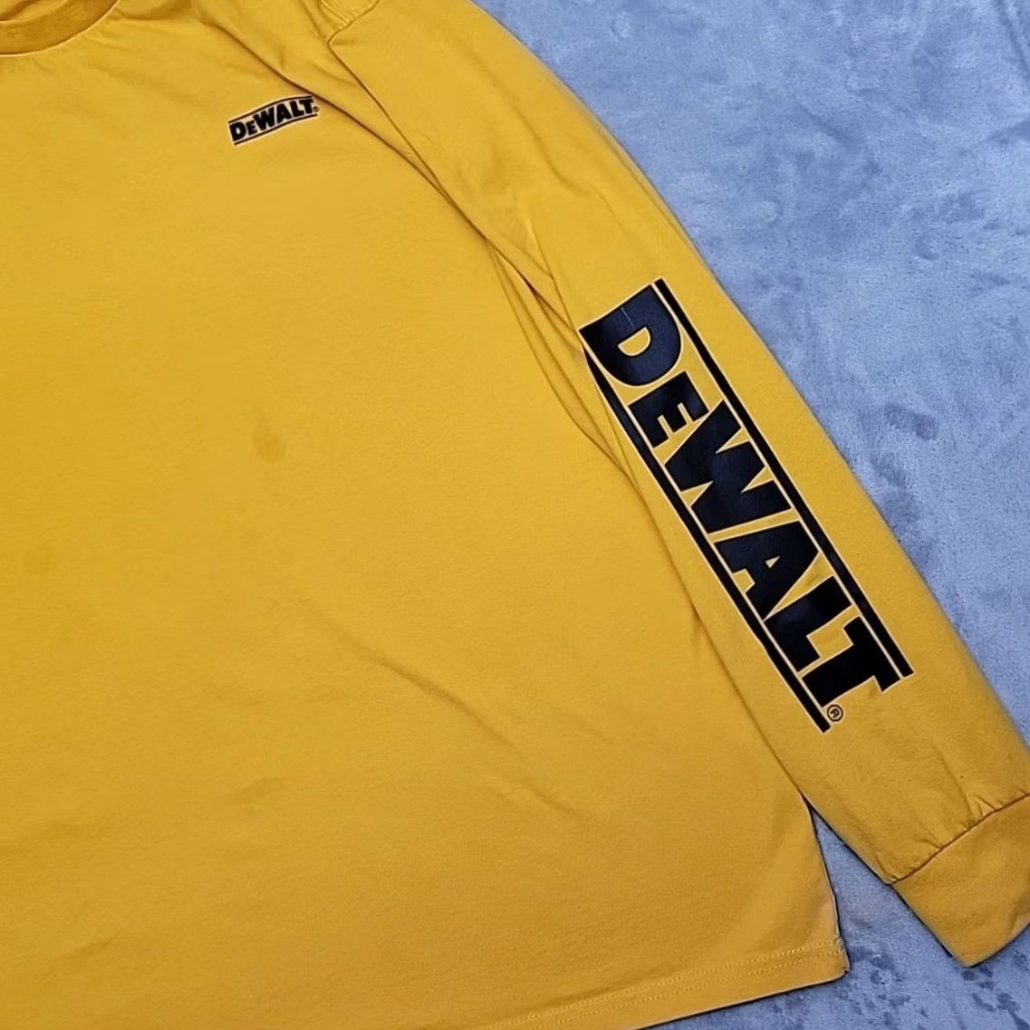 Delta VINTAGE DeWalt Tools Shirt Men 2XL Yellow Long Sleeve Pullover Crewneck Logo Graphic TEE Mens Size US XXL / EU 58 / 5 - 7 Thumbnail