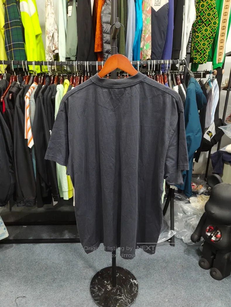 Balenciaga Balenciaga Distressed Short-Sleeve Size US S / EU 44-46 / 1 - 2 Thumbnail