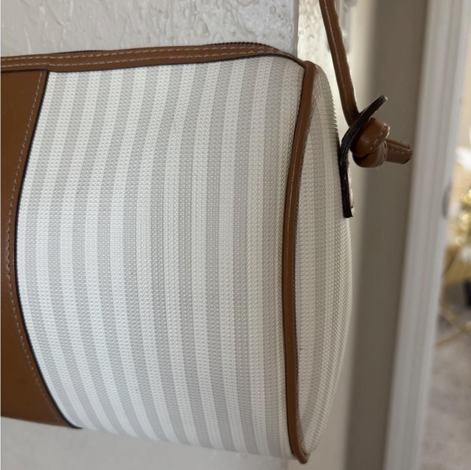 Other ( Moda Italia) Elegant White and Tan Women's Bag Size ONE SIZE - 4 Thumbnail