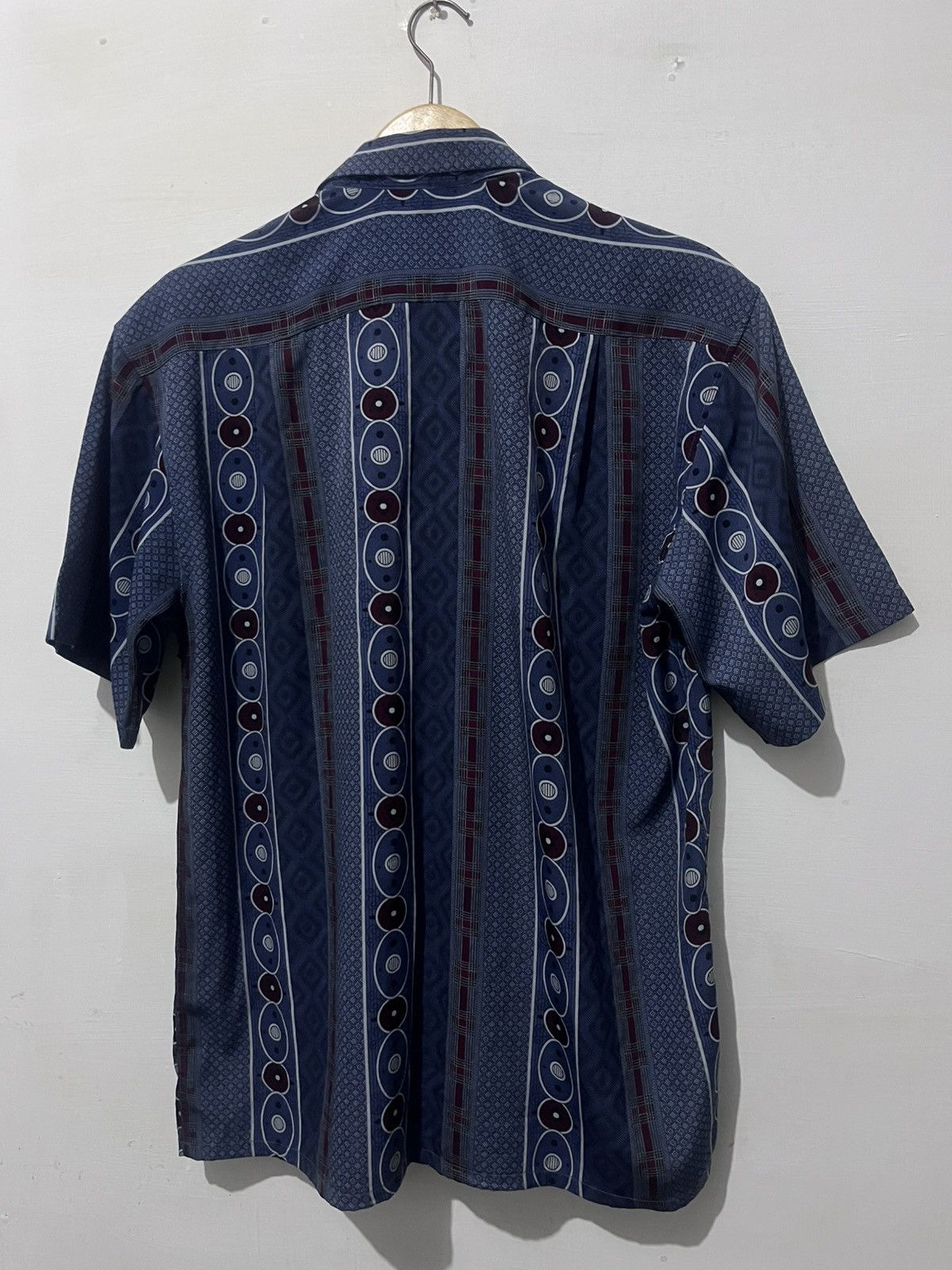 Calvin Klein Vintage Calvin Klein Abstract Geometric Short Sleeve Pattern Size US L / EU 52-54 / 3 - 9 Thumbnail