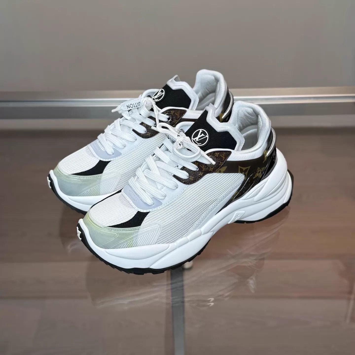 Louis Vuitton LV Run55 36 MINT Size US 5.5 / IT 35.5 - 1 Thumbnail