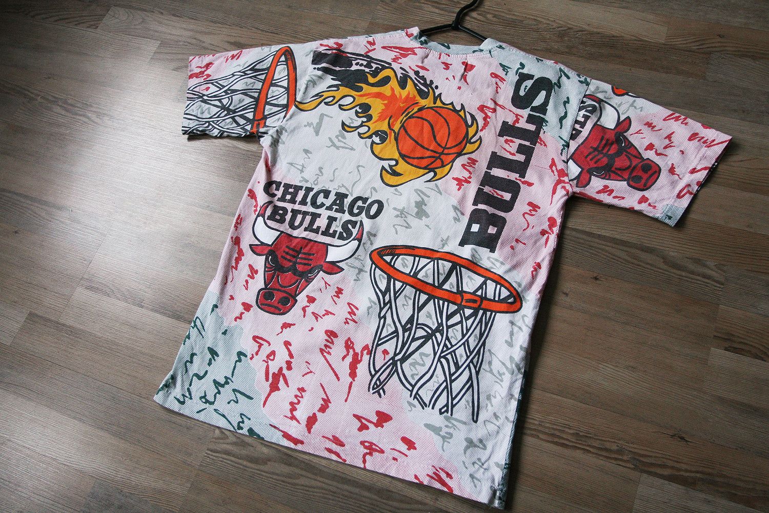 NBA Vintage 90s Chicago Bulls NBA AOP all over print Tee T Shirt Size US L / EU 52-54 / 3 - 4 Thumbnail