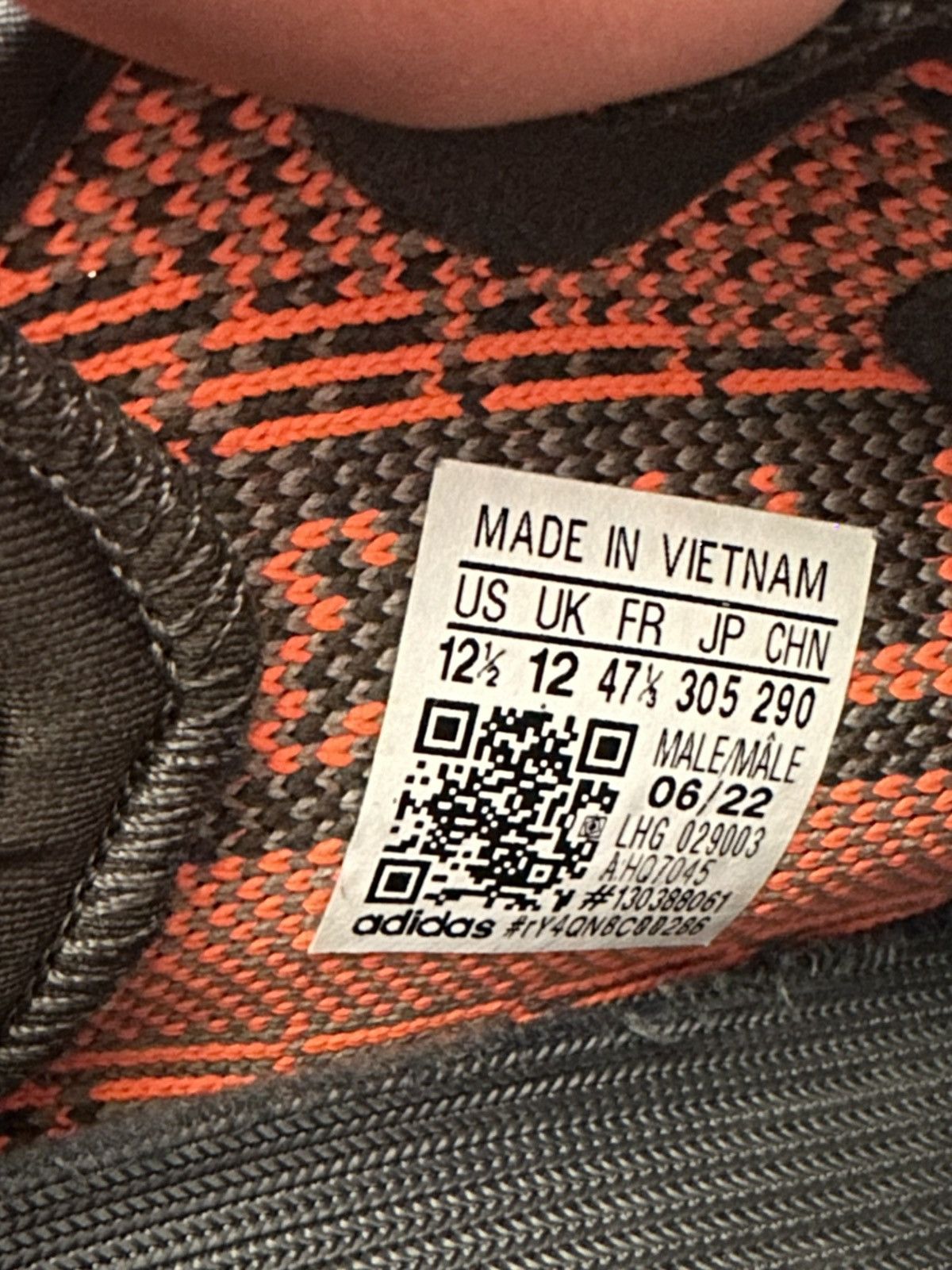 Yeezy ADIDAS YEEZY BOOST 350 V2 CARBON BELUGA 12.5 HQ7045 Size US 12.5 / EU 45-46 - 7 Thumbnail