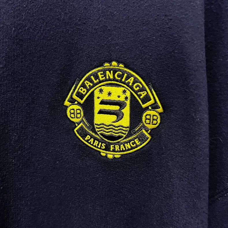 Balenciaga Balenciaga Manchester United Embroidered Logo Hoodie Size US XS / EU 42 / 0 - 6 Thumbnail
