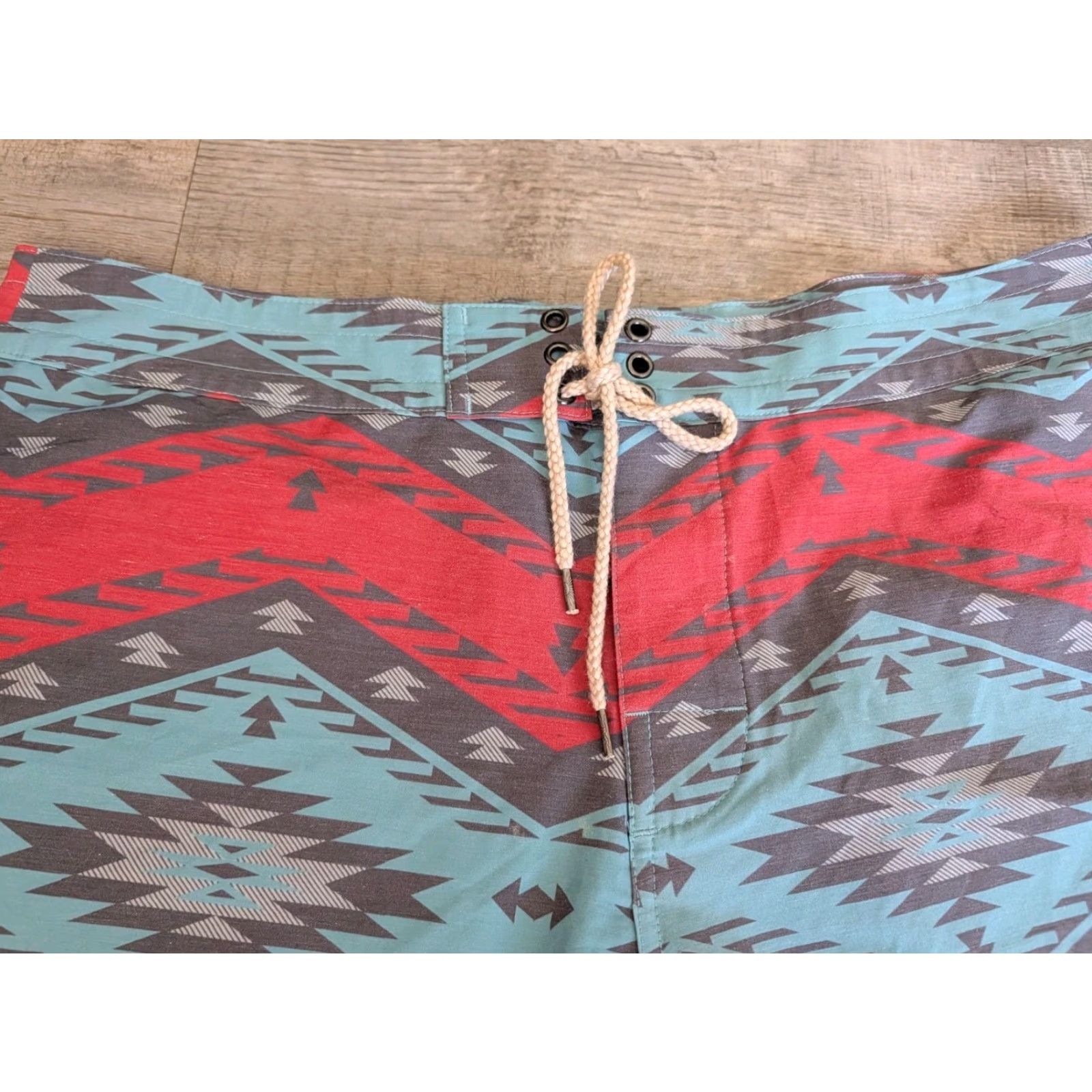 Faherty Faherty Brand Men’s Drawstring Board Shorts 36 Aztec Geometric Multicolor Lightweight Bottom Mens Size US 36 / EU 52 - 3 Thumbnail