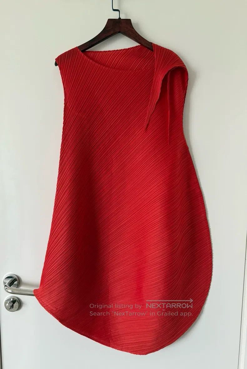 Issey Miyake Issey Miyake Red Dress Size L / US 10 / IT 46 - 1 Thumbnail