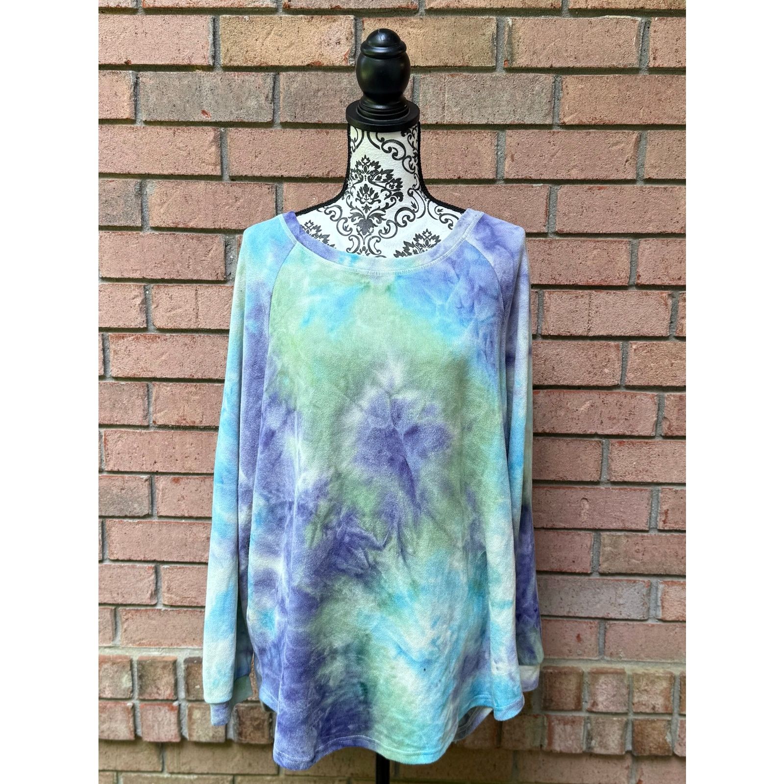 Other EUC Chic Soul Crewneck Tie Dye Long Sleeve Tunic Top 1X Size XXL / US 16-18 / IT 52-54 - 1 Thumbnail