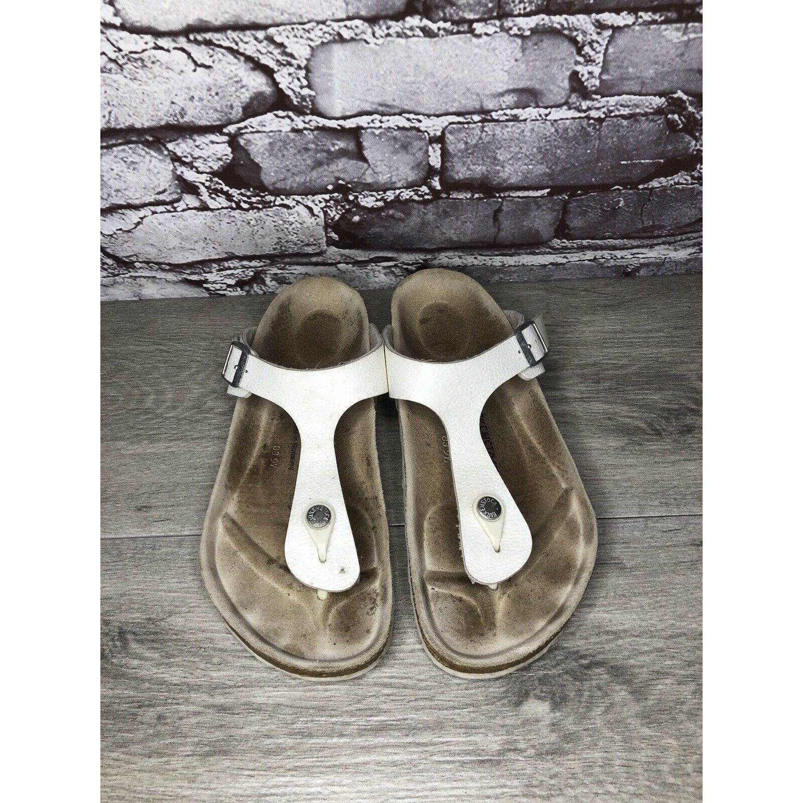 Birkenstock Birkenstock Gizeh White Leather Buckle Strap Cork Sandals Wo Size US 8.5 / IT 38.5 - 14 Thumbnail