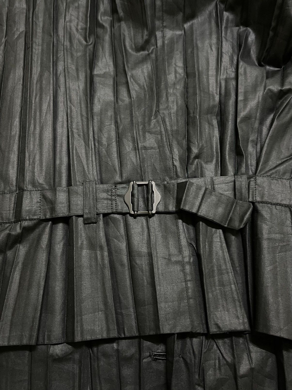 Issey Miyake × Japanese Brand Issey Miyake Men Vest Pleated Pocket Buckle Back SS1997 Size US L / EU 52-54 / 3 - 12 Thumbnail