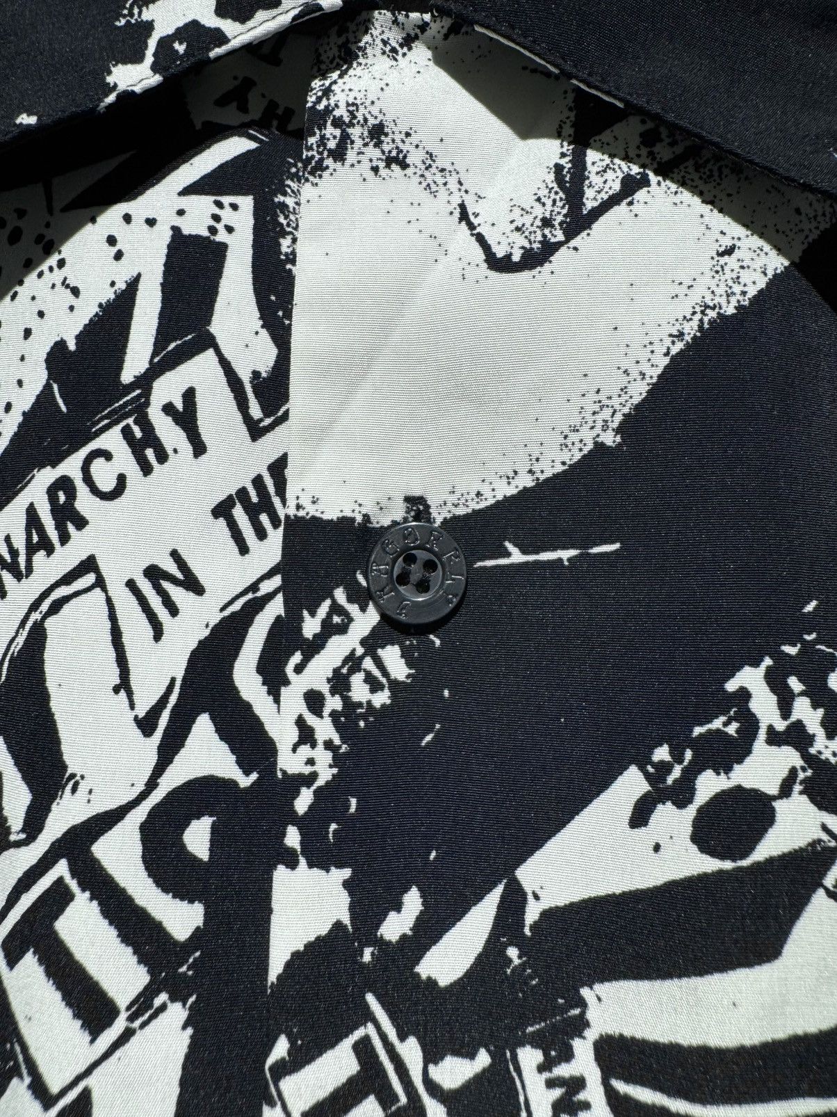 Vintage Rare Vintage 90s Sex Pistols All Over Print Shirt Size US M / EU 48-50 / 2 - 5 Thumbnail
