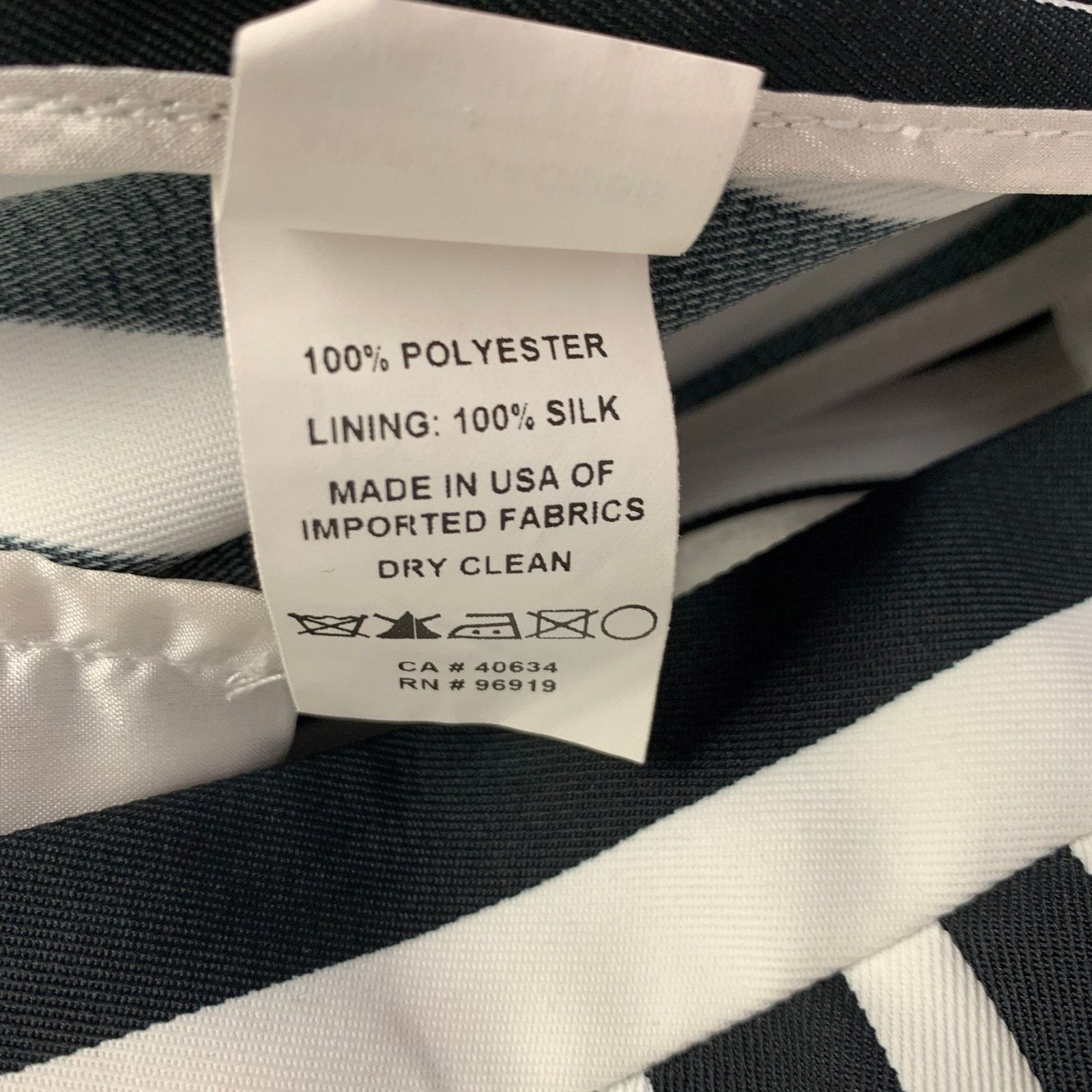 Marc Jacobs MARC JACOBS Size 6 Black White Polyester Stripe Pencil Skirt Size 28" / US 6 / IT 42 - 7 Thumbnail