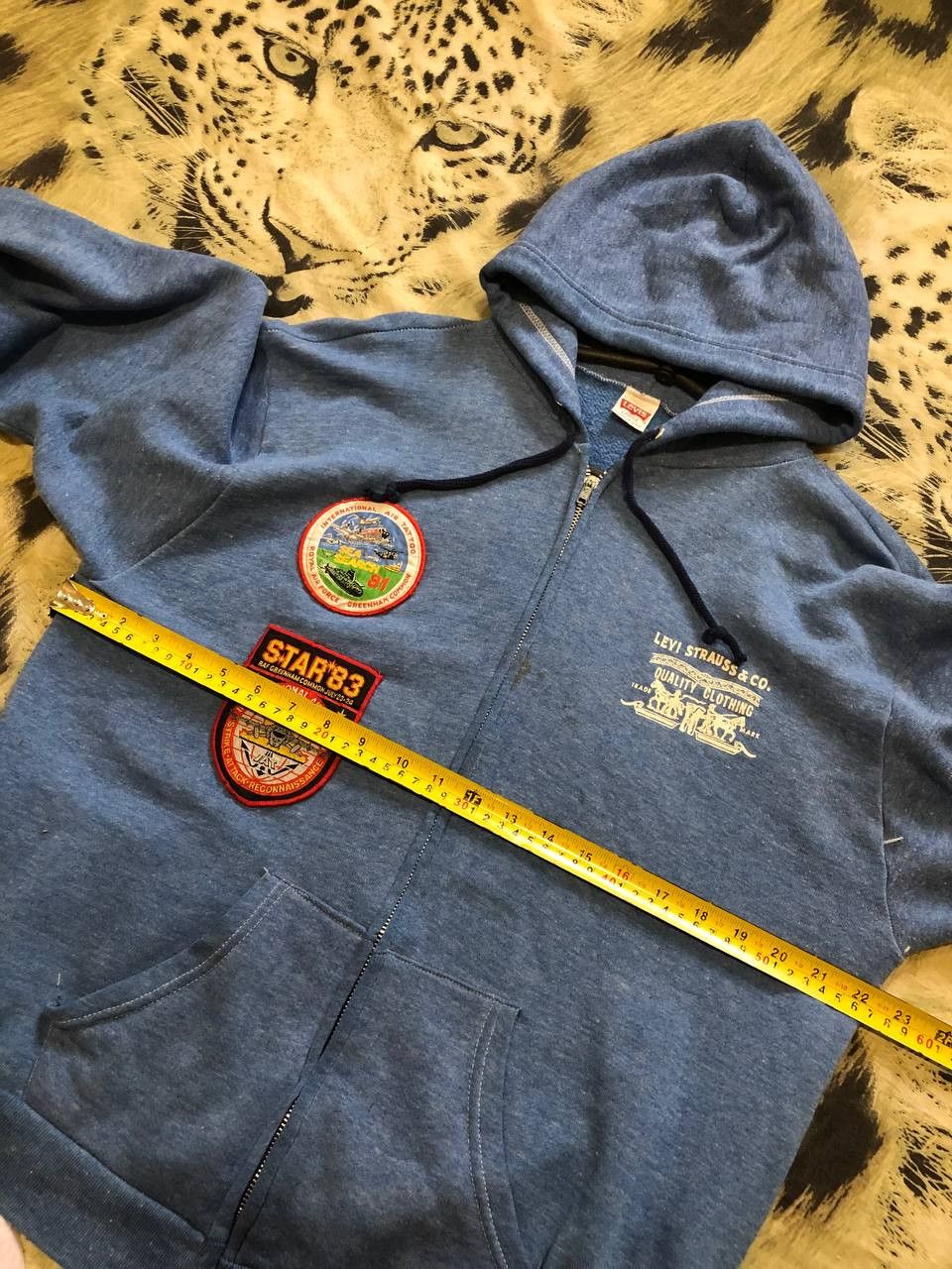Levi's True Vintage 80s Levi's Hoodie Blue Patched MADE IN USA Size US L / EU 52-54 / 3 - 15 Thumbnail