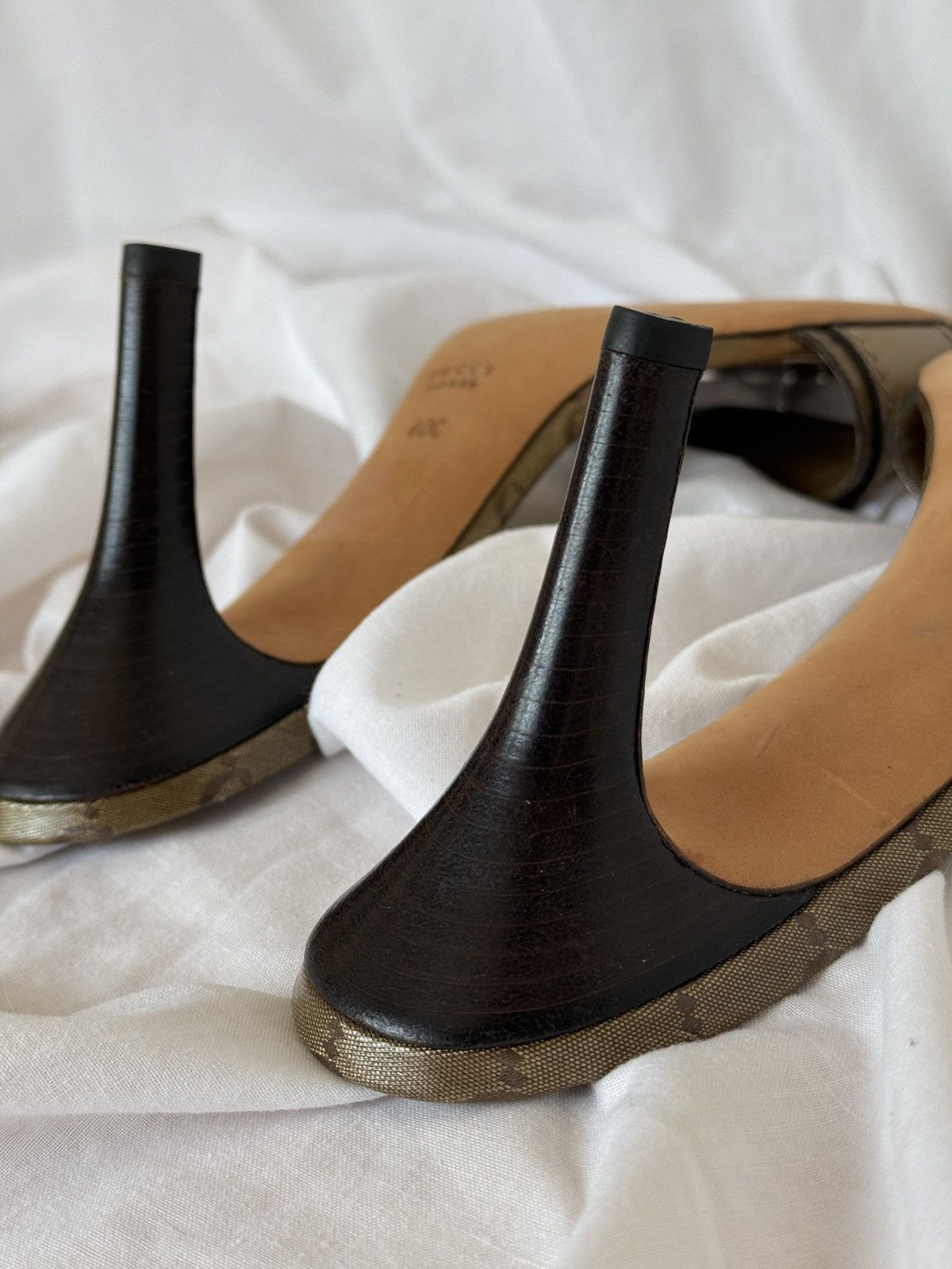 Gucci Gucci Metallic Gold Monogram GG Mules Size US 10 / IT 40 - 13 Thumbnail