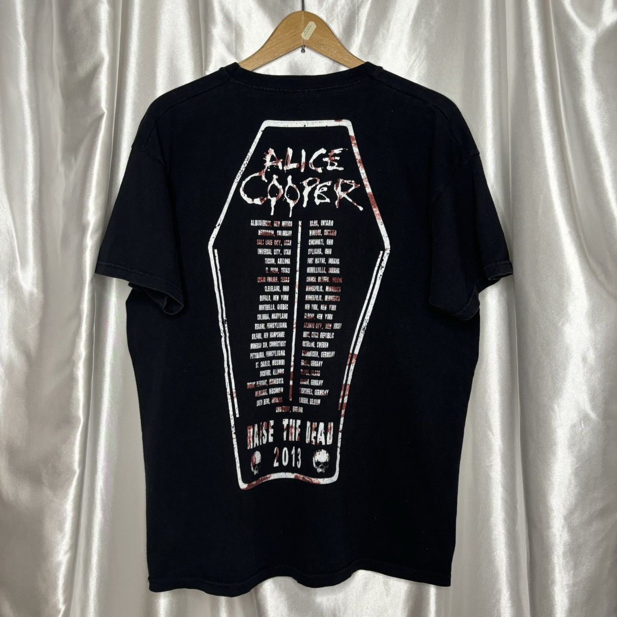 Fruit Of The Loom × Vintage Alice cooper raise the dead black tshirt band t-shirt 2013 Size US XL / EU 56 / 4 - 6 Thumbnail