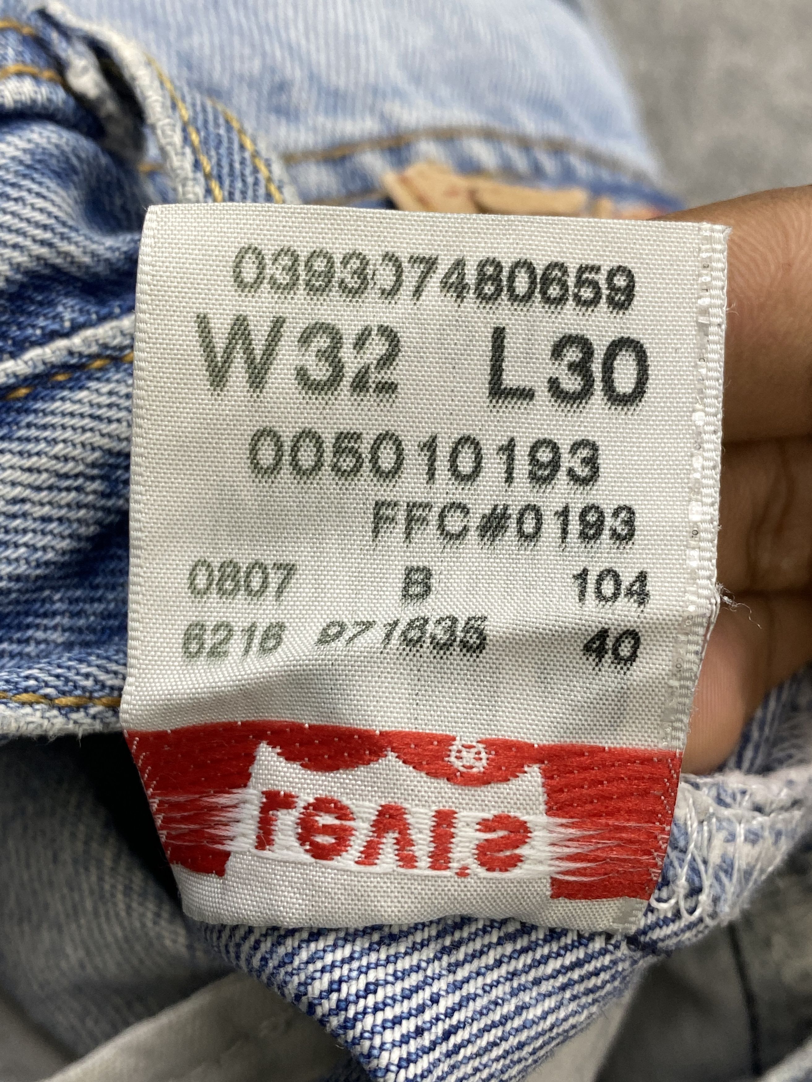 Levi's Vintage Levi's 501 Light Washed Distressed Jeans DP2326 Size US 31 - 14 Thumbnail