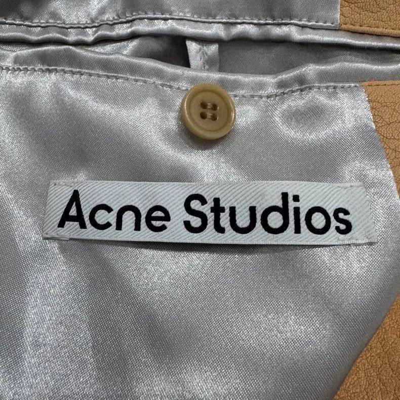 Acne Studios Acne Studios Leather Rivet Distressed Jacket Size US M / EU 48-50 / 2 - 3 Thumbnail