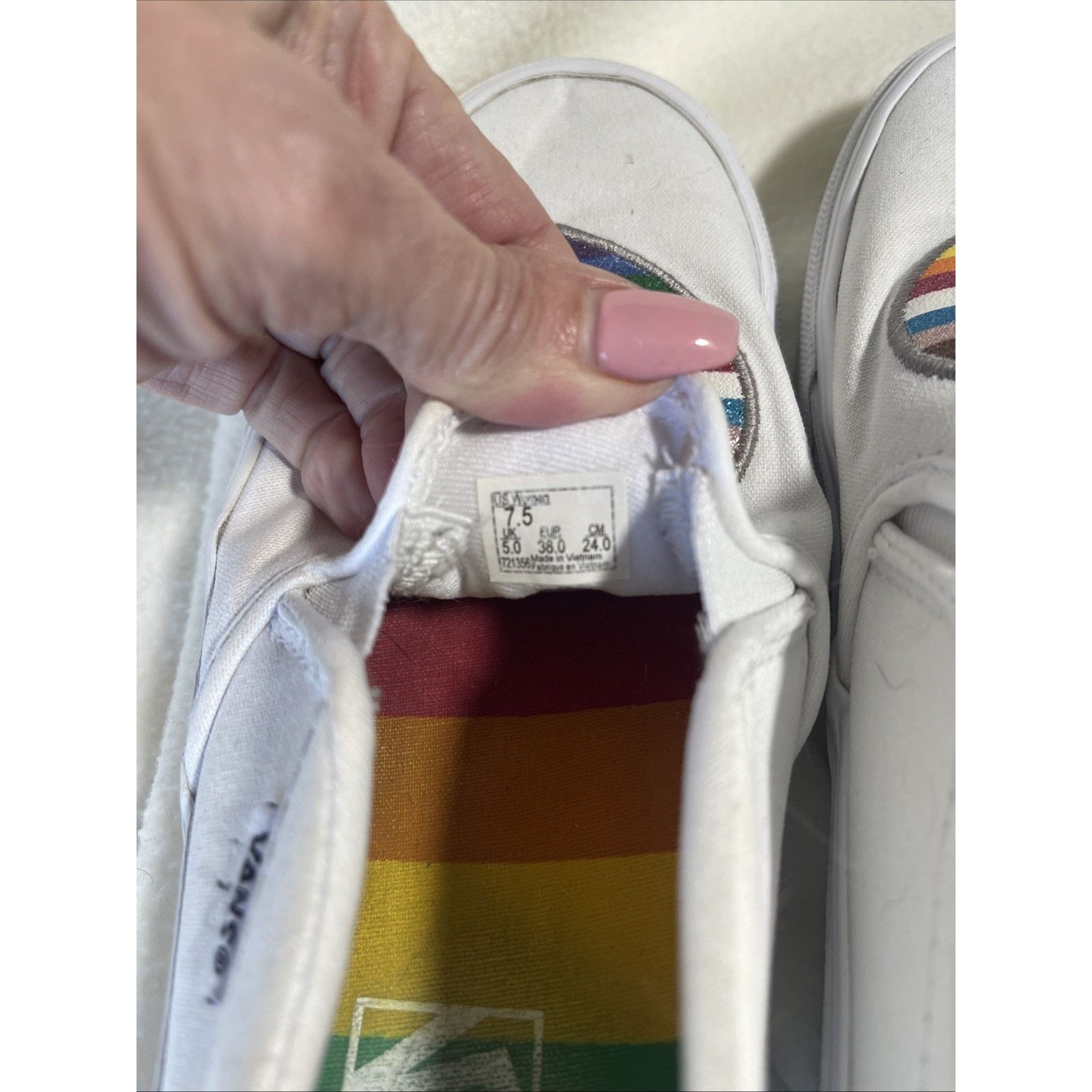Vans Vans Asher Pride Glitter Rainbow Heart Women's Size 7.5 Size US 7.5 / IT 37.5 - 8 Thumbnail