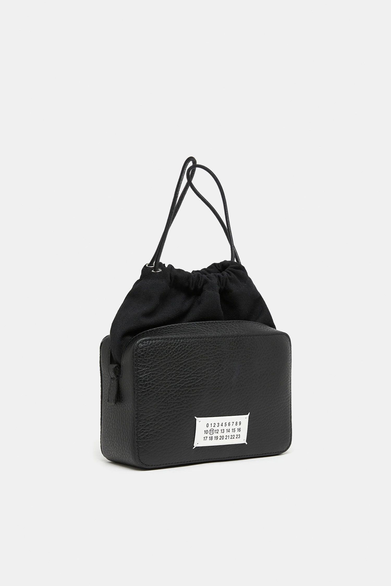 Maison Margiela oc11z0325 Size: OS / Medium Camera Bag in Black Size ONE SIZE - 2 Thumbnail