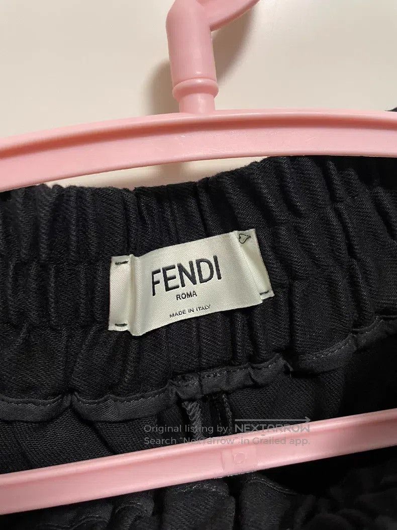 Fendi Fendi Shorts with letter logo on back pocket Size 24" / US 00 / IT 34 - 2 Thumbnail