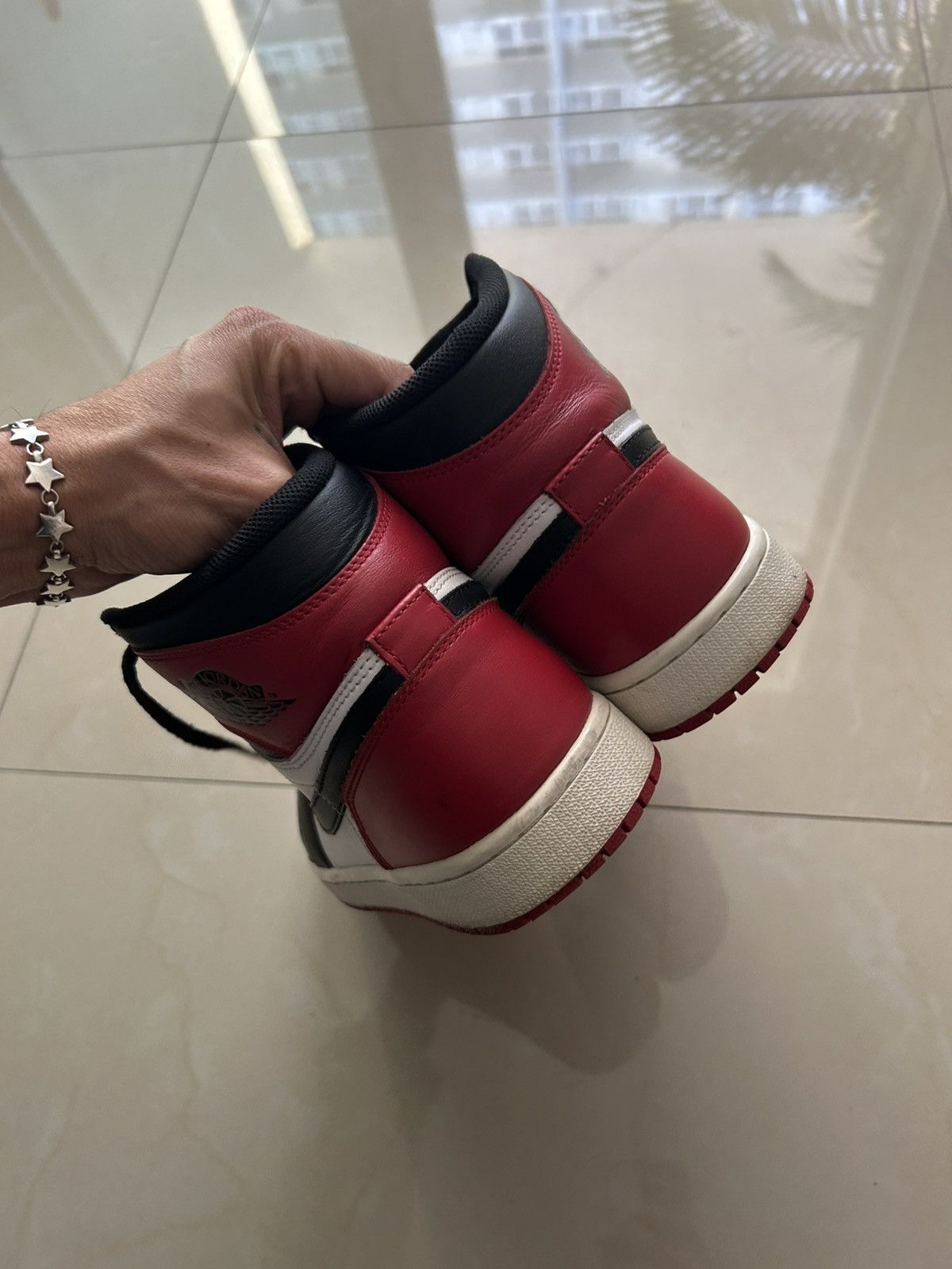Jordan Brand 2013 Jordan 1 Black toe Size US 9.5 / EU 42-43 - 4 Thumbnail
