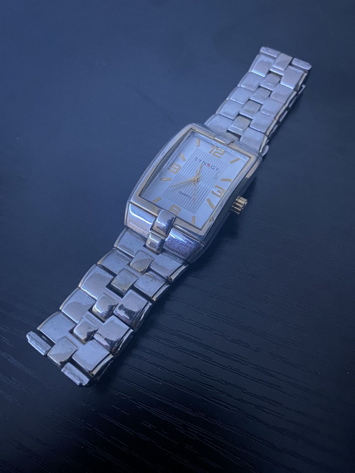 Vintage Synrgy quartz watch Size 46 - 1 Thumbnail