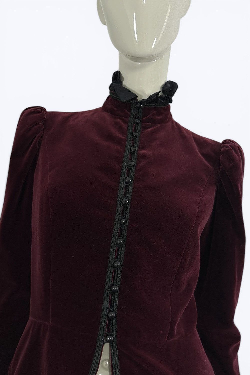 Yves Saint Laurent 1977 Velvet Vampire Jacket by Yves Saint Laurent Size S / US 4 / IT 40 - 2 Thumbnail