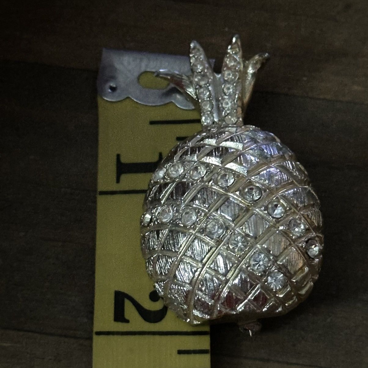 Vintage Vintage gold tone rhinestone pineapple brooch Size ONE SIZE - 5 Thumbnail