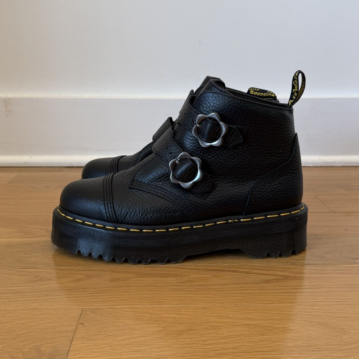 Dr. Martens Dr. Martens Devon Flower Buckle Leather Combat Boots US 9 Size US 9 / EU 42 - 1 Thumbnail