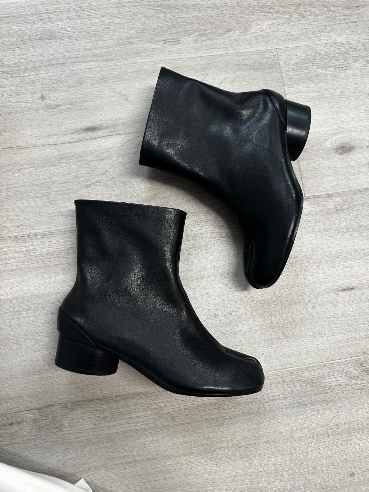 Maison Margiela maison margiela tabi boots black Size US 7 / IT 37 - 1 Thumbnail